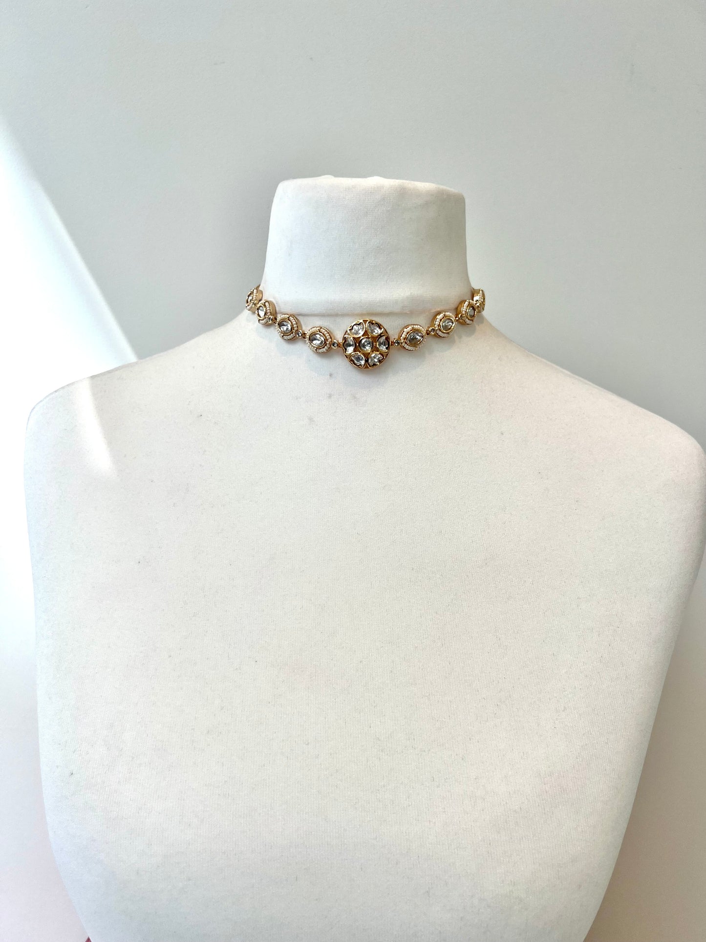AGUSTA- Kundan classic necklace with gold plating N3279