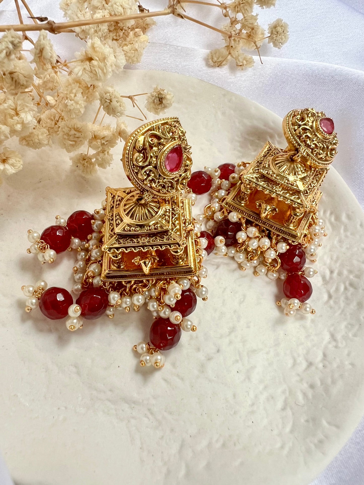 Antique gold plated earring E3019