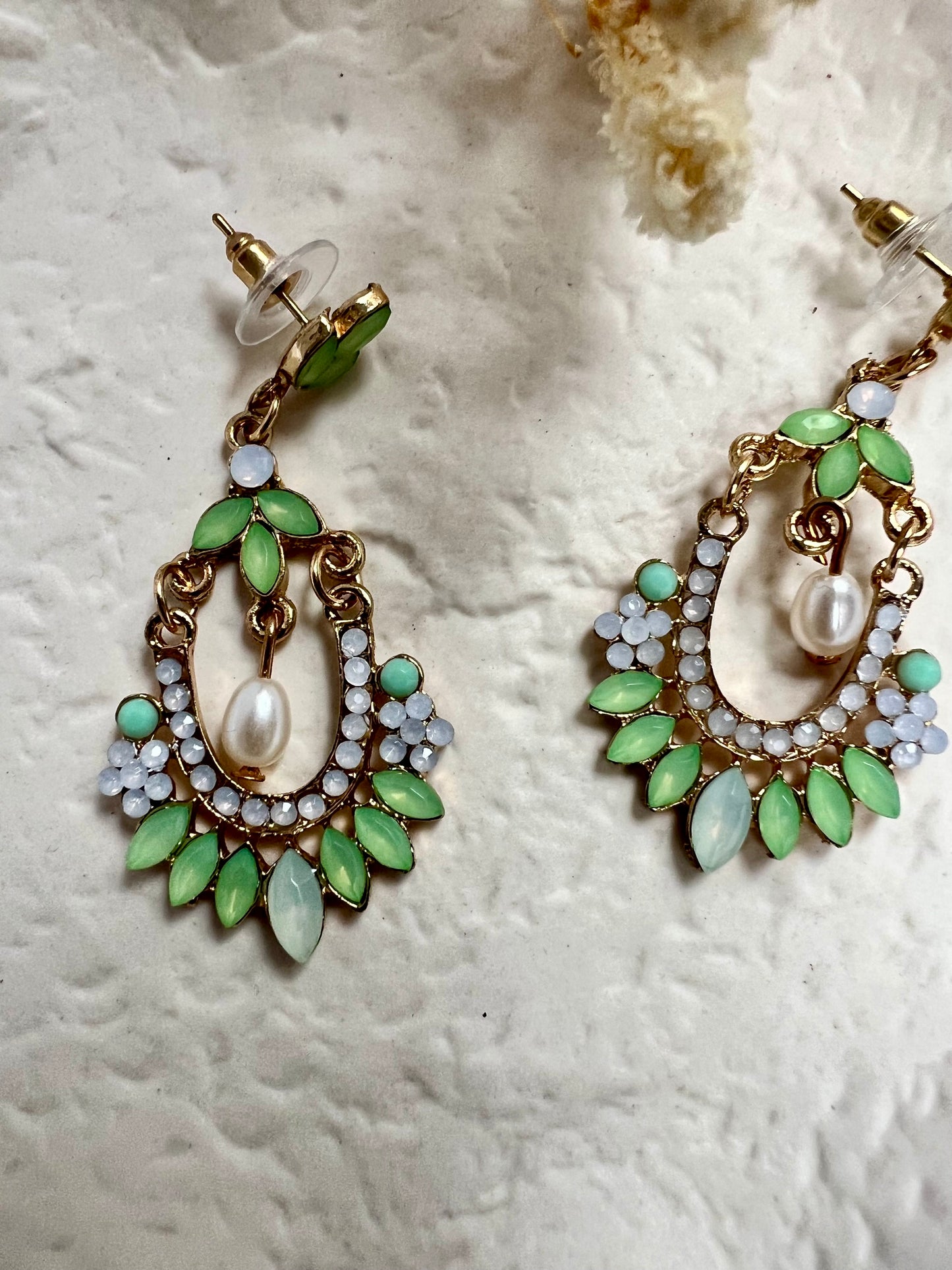 Light green stoned simple flat earrings E3063