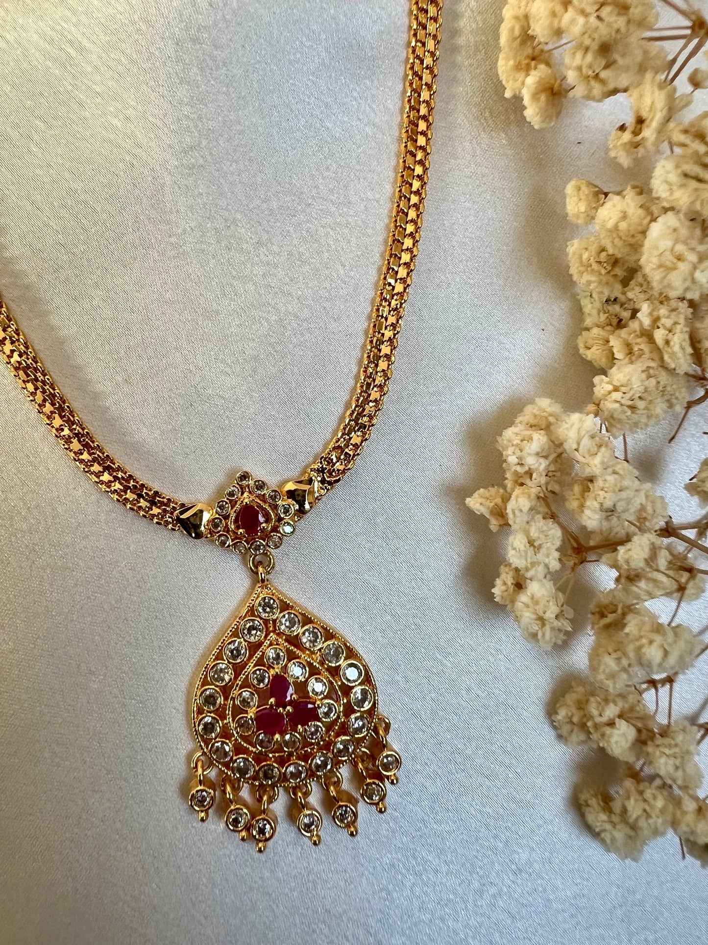 THILAGA - Short ruby white stoned attigai necklace N3146