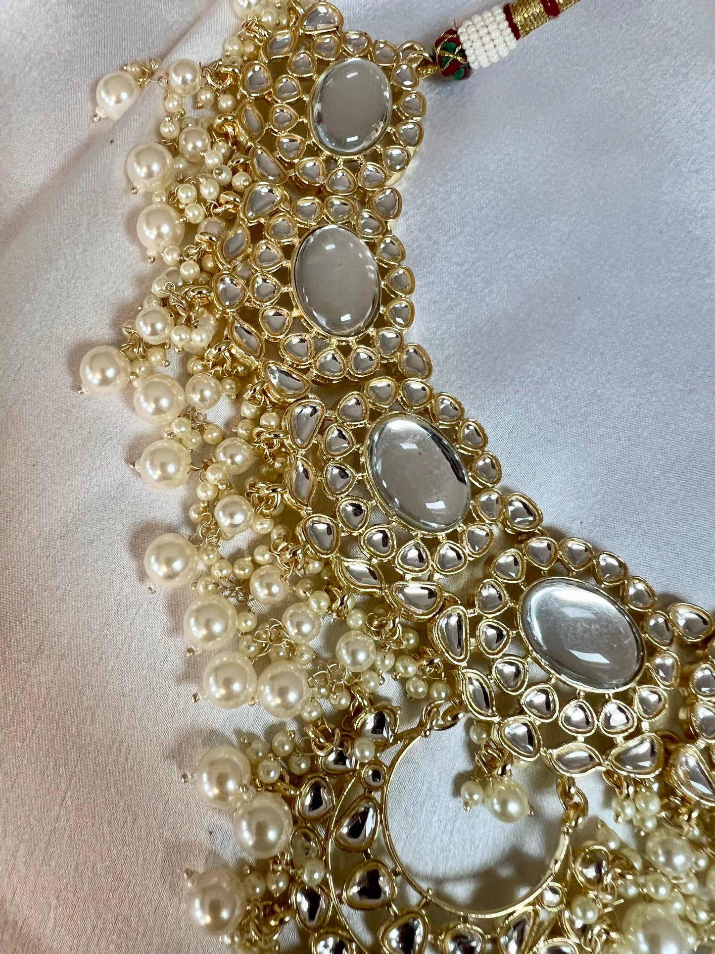 INISHA - White kundan pearl necklace with long flat earrings N3197