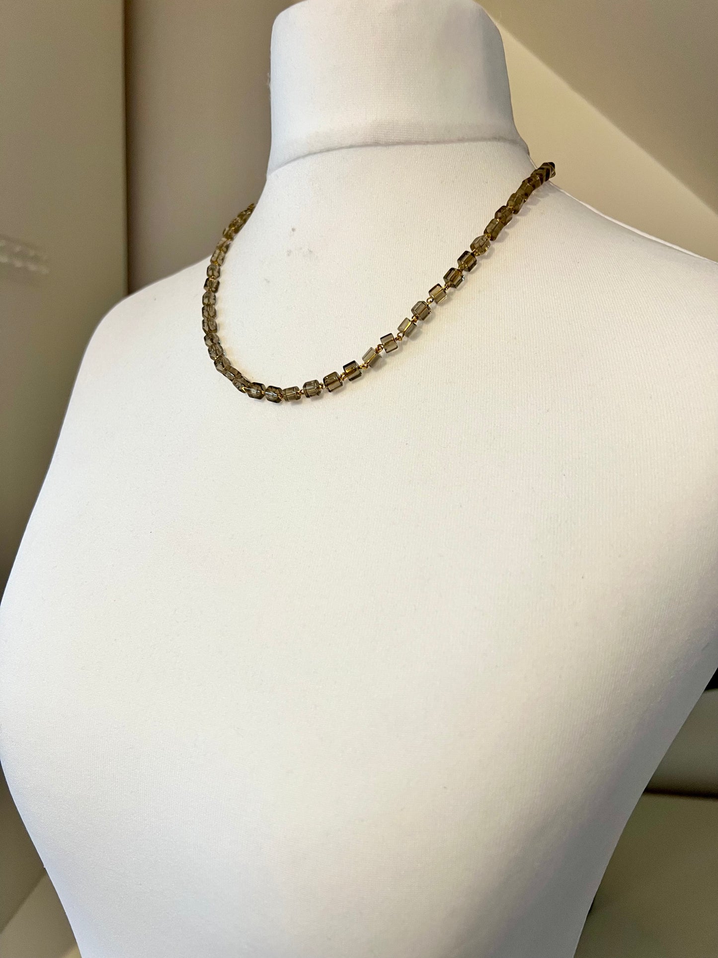 KABILA - Simple grey squared beads with a golden short chain N3233