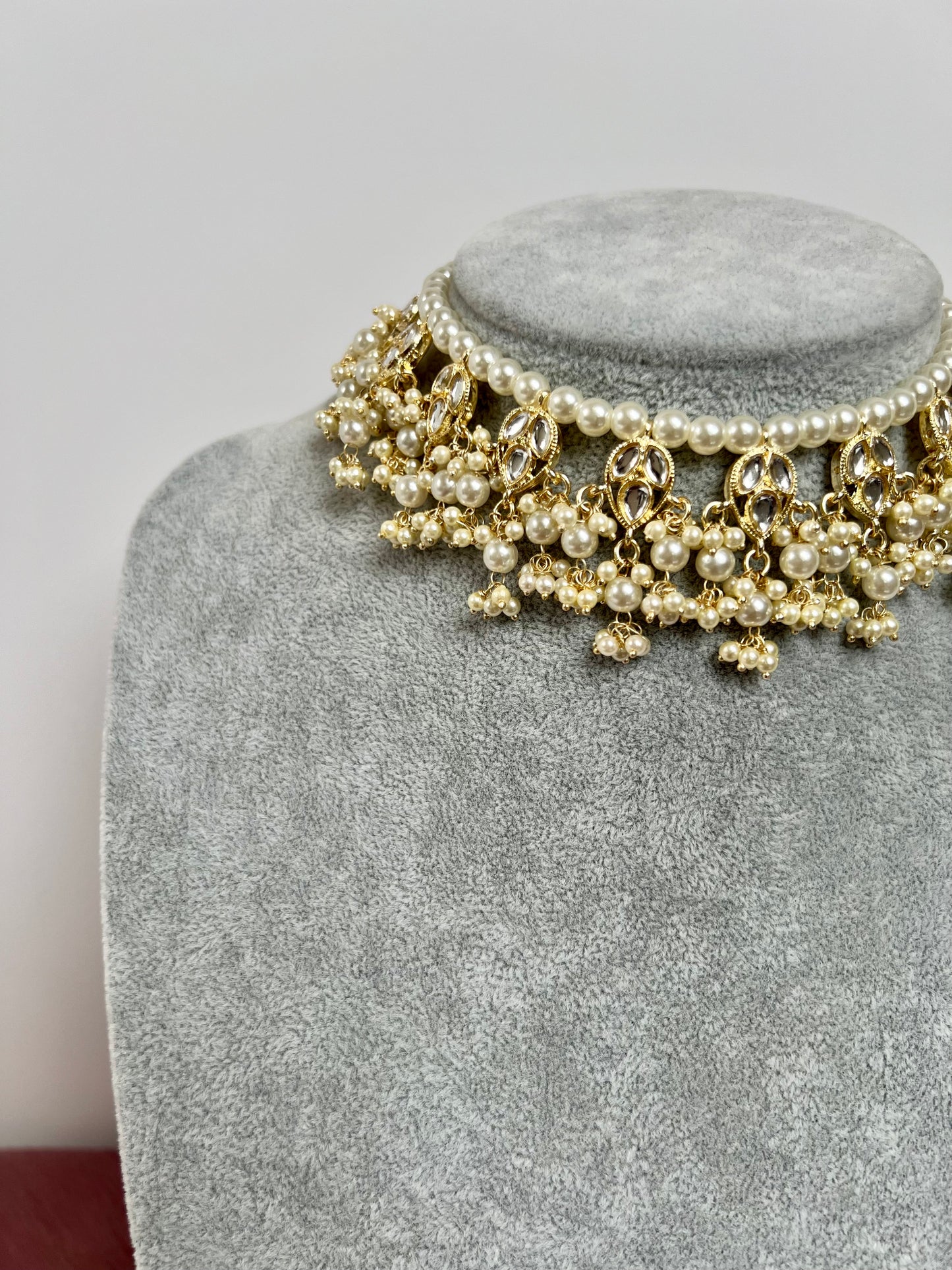 VAIRAVI - Kundan ivory pearl necklace set with matching earrings N3048