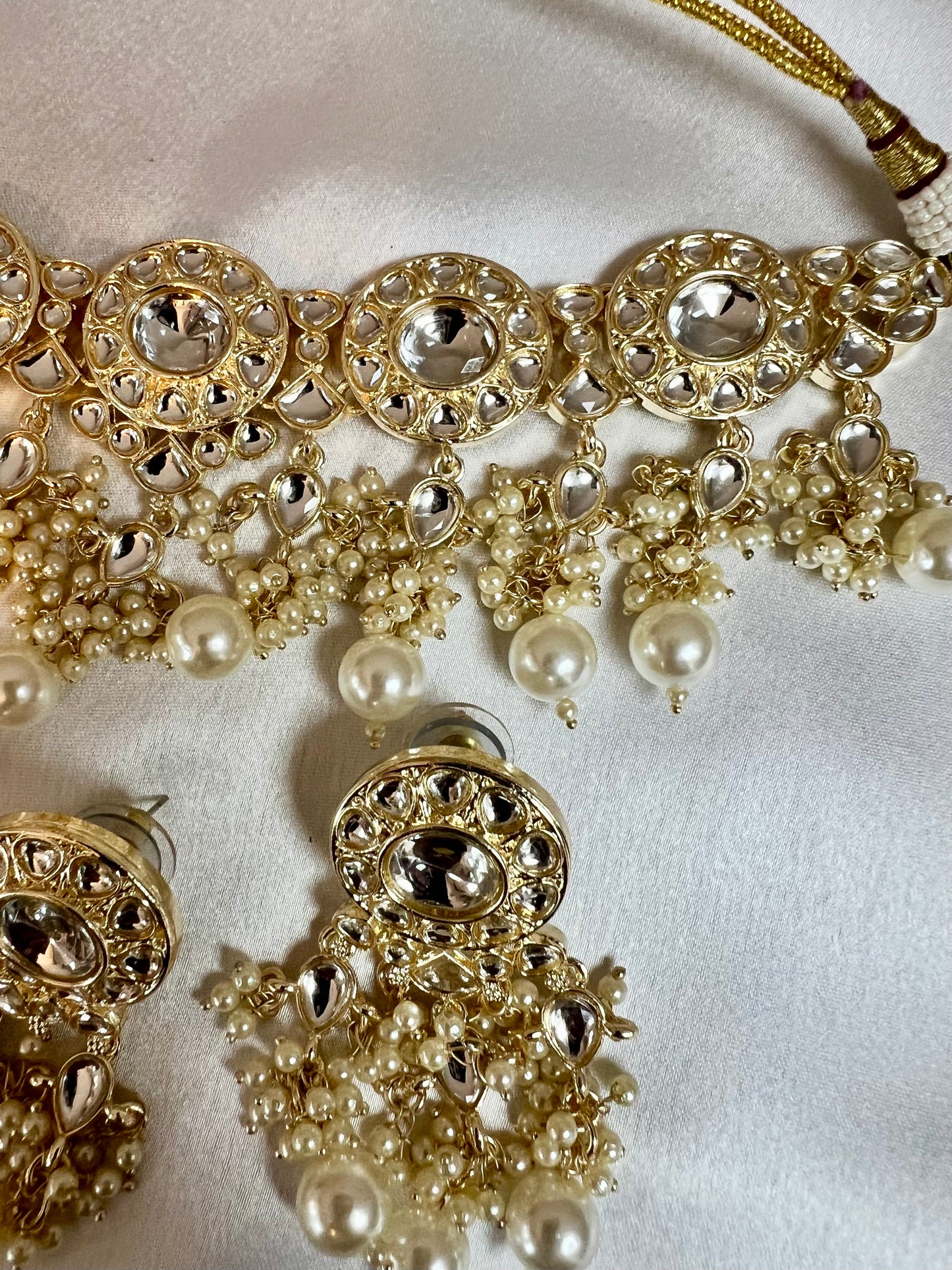 JASVIE - White kundan stoned pearl necklace in white gold N3198