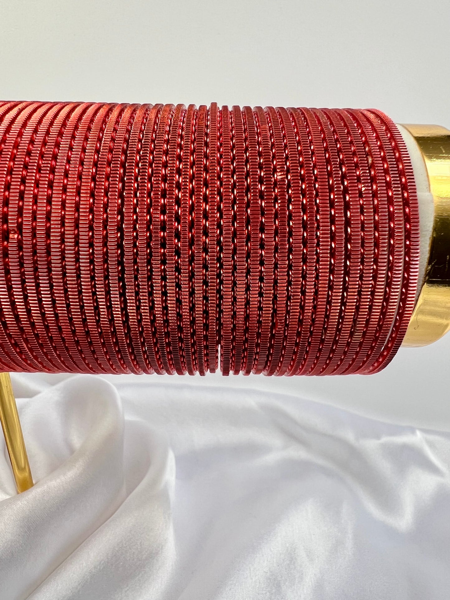 Plain pink reddish bangles, set of thirt-six B3025