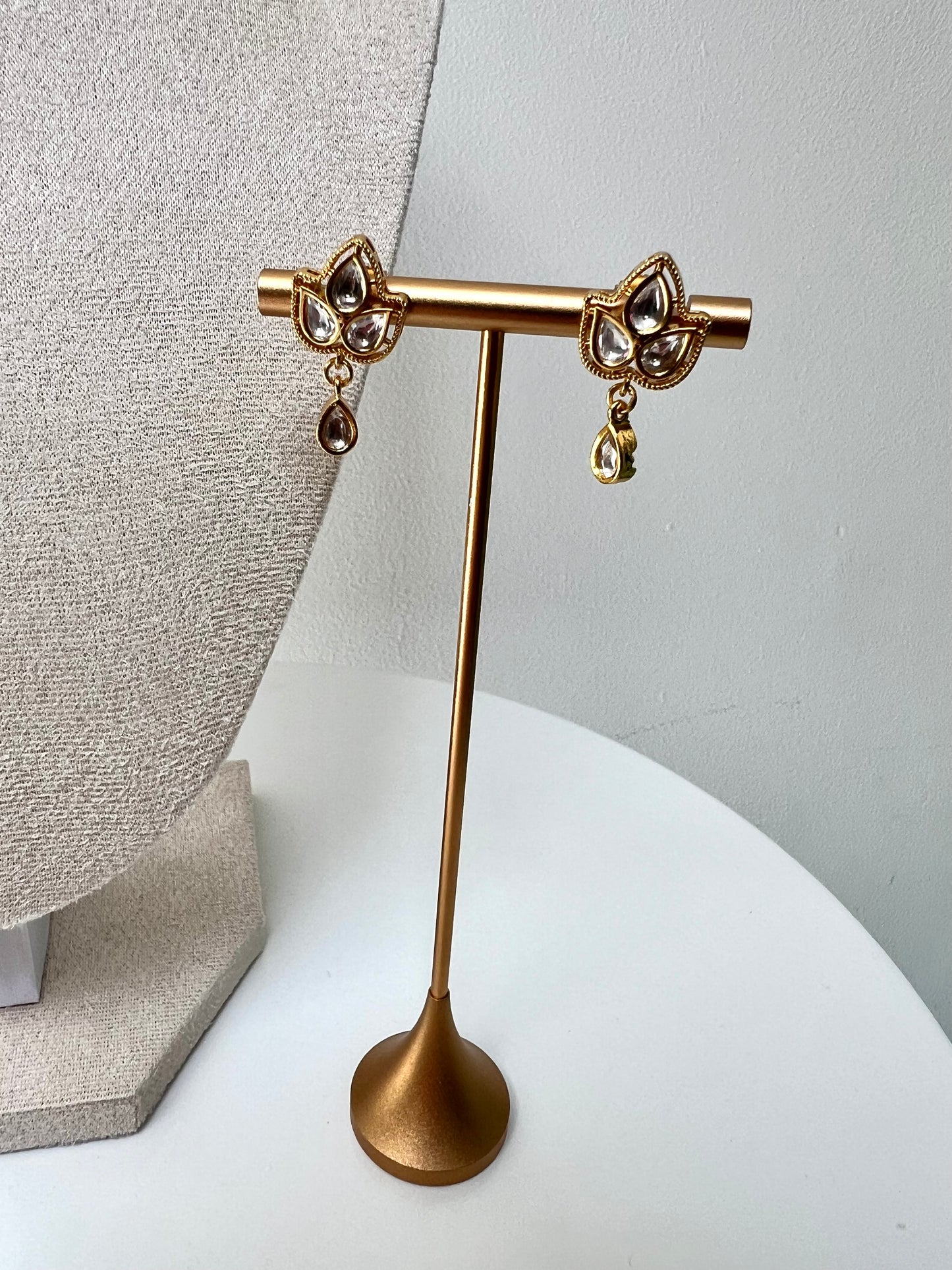 SANTHIYA- golden tear drop Kundan stoned necklace with matching small flat earrings N3300