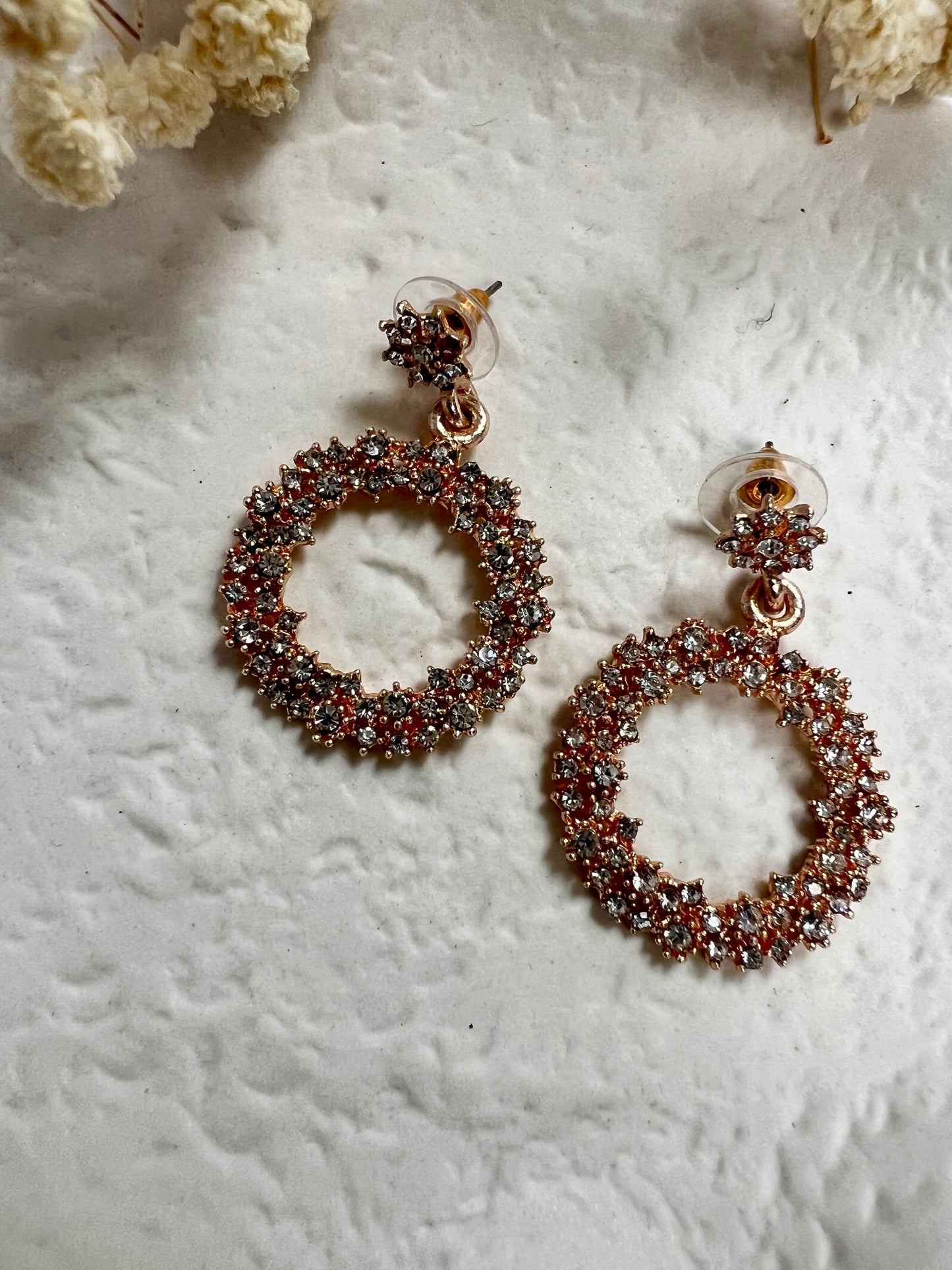 Small round Cz white stoned golden earrings E3068