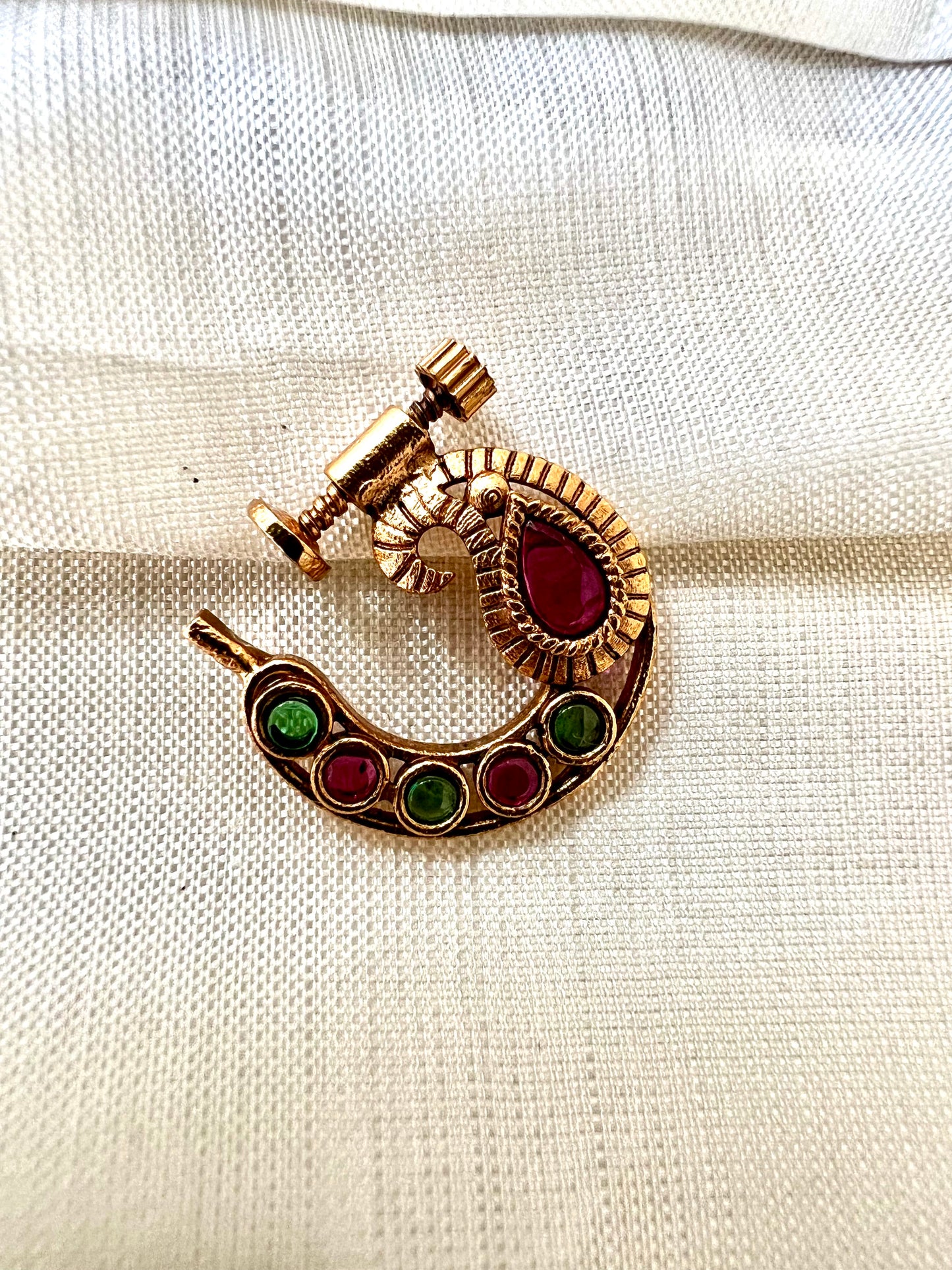 Antique rubygreen stoned nosering NR3008