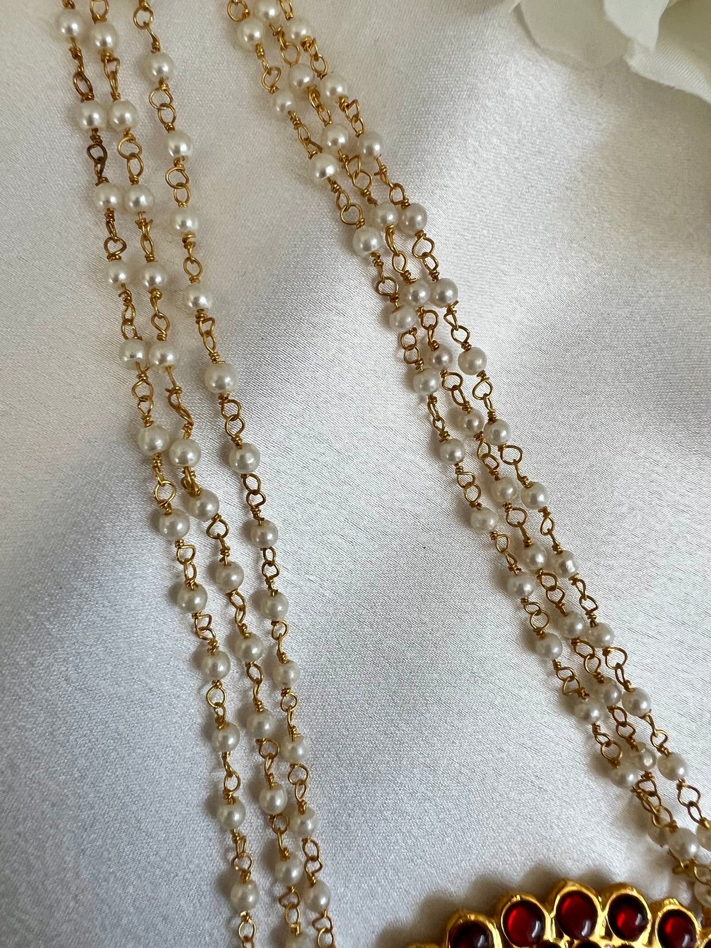ABINA - Long traditional ruby kemp stone necklace with pearl chains N3134