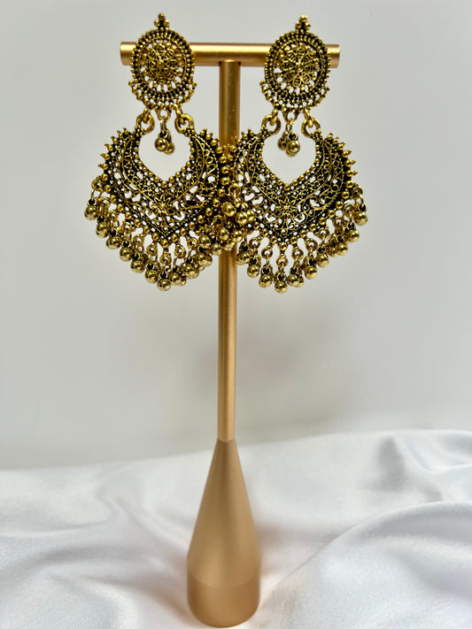 Antique gold large flat earrings with golden balls E3066