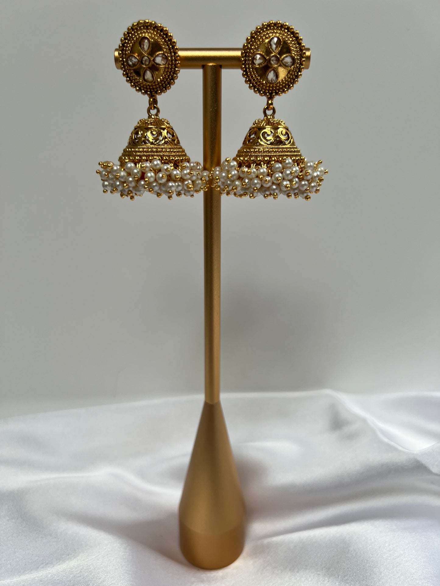 Antique plain gold plated earring E3018