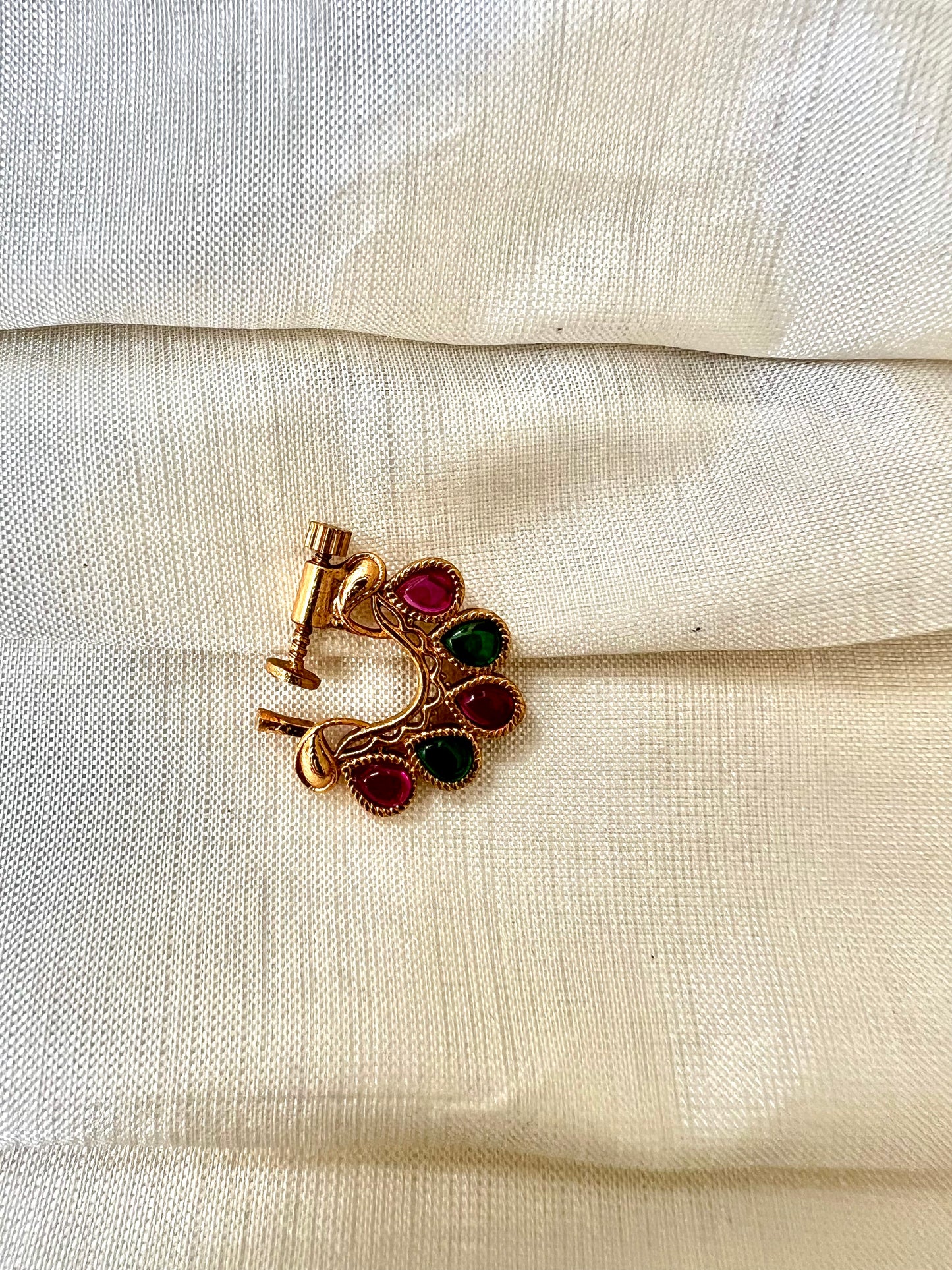 Antique classic rubygreen nosering NR3007