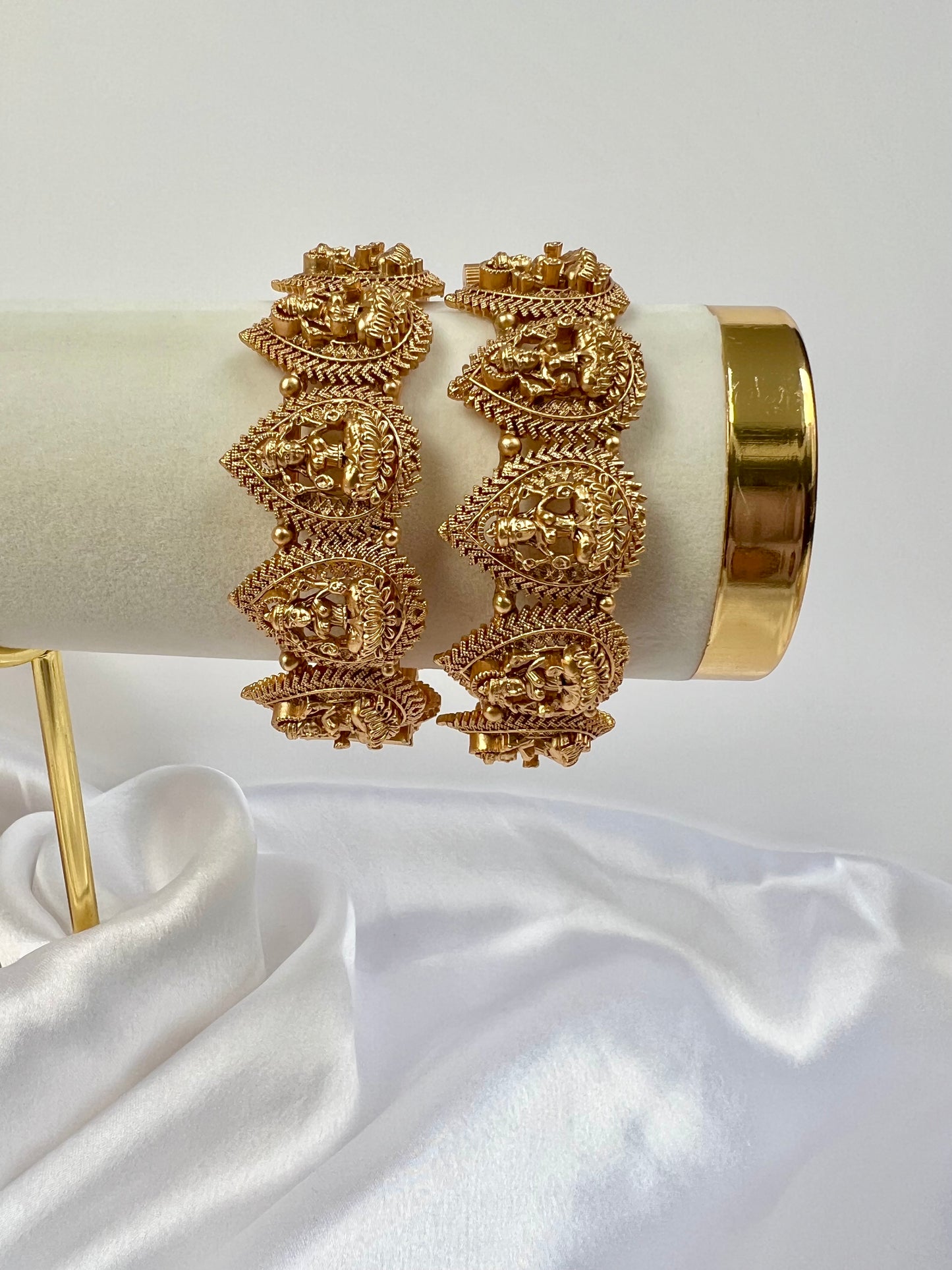 Antique Temple Bangles With Matte Gold Plating openable, set of two B3004