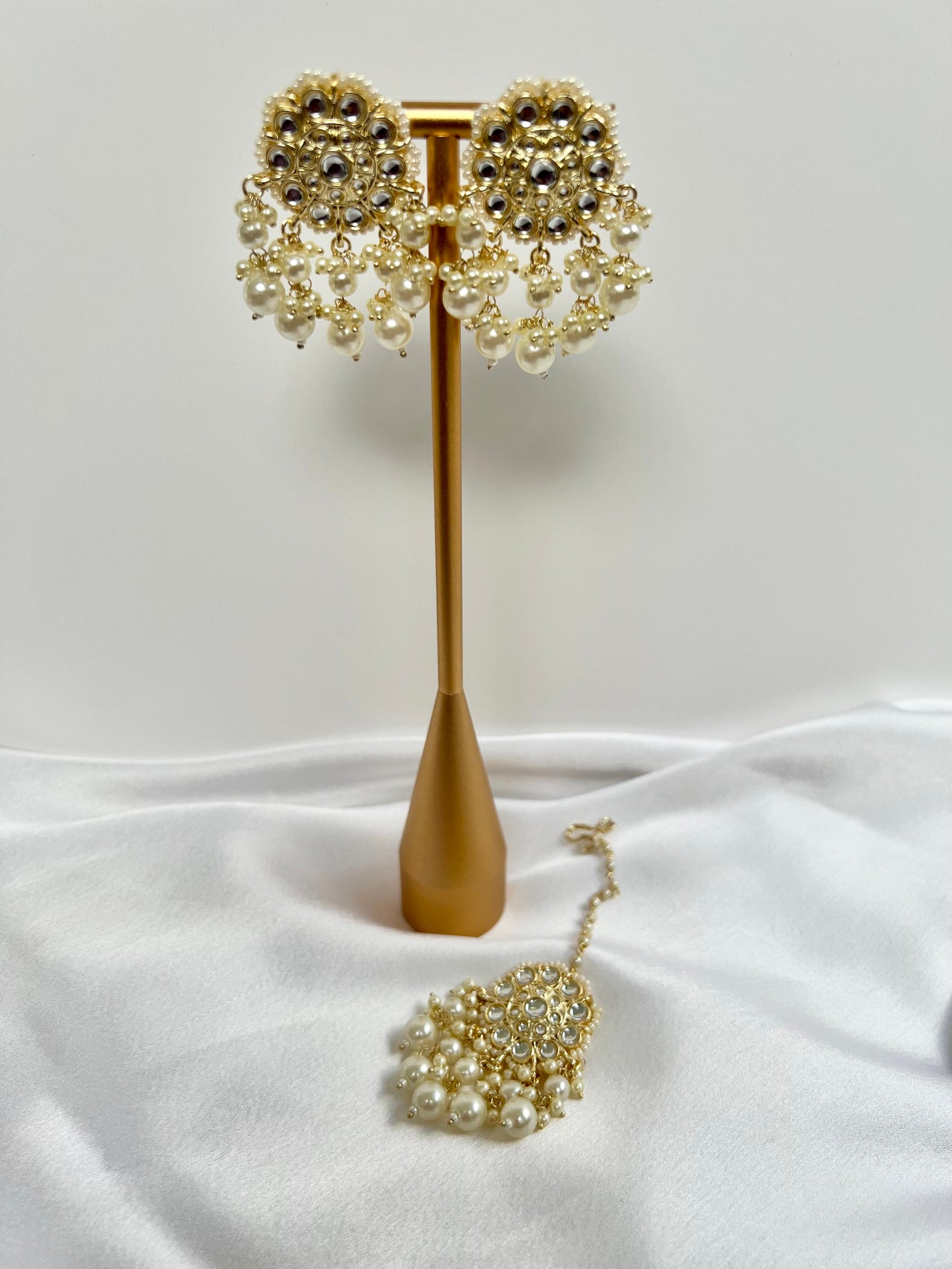 White stoned ivory pearl earring and tikka set ET3004