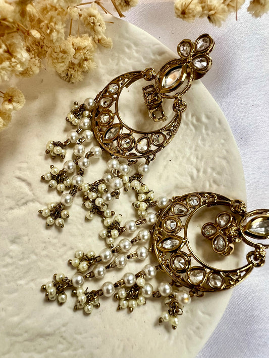 Simple flat mehndi plated earrings with pearls E3042