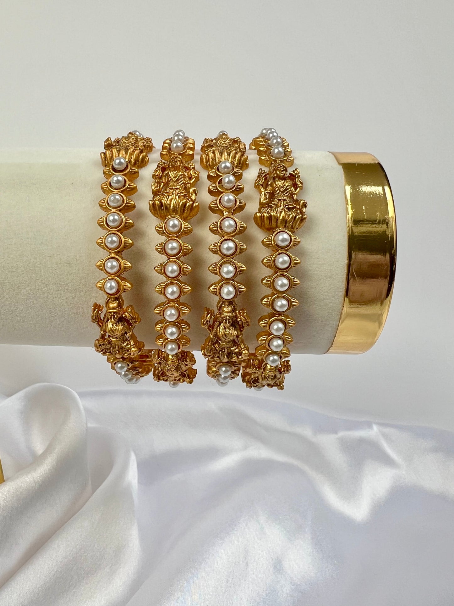 Temple antique matte gold white pearl bangles, set of four B3017
