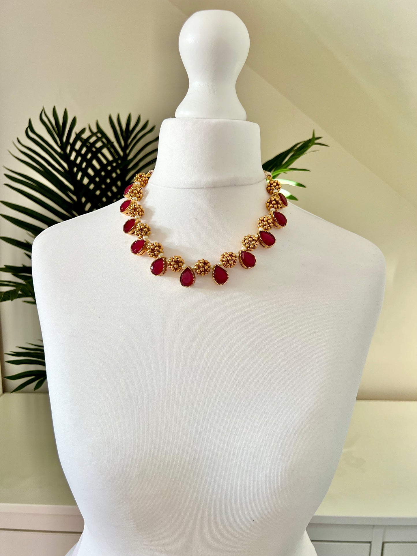 MEENA - Short chain rubygold necklace with matching earrings N3008