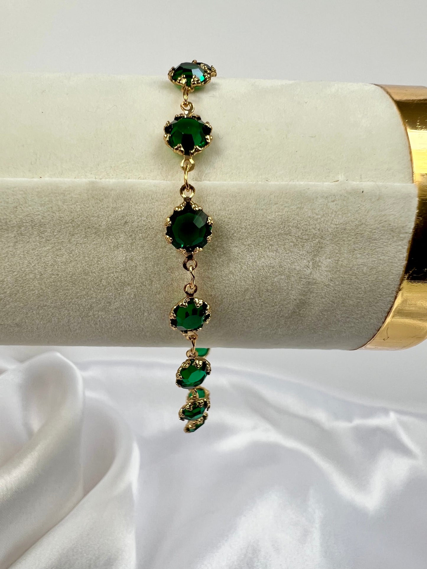 Forest green stoned high gold bracelet B3028