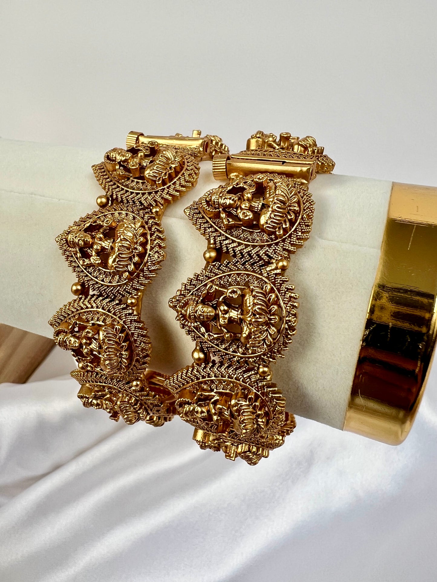 Antique Temple Bangles With Matte Gold Plating openable, set of two B3004