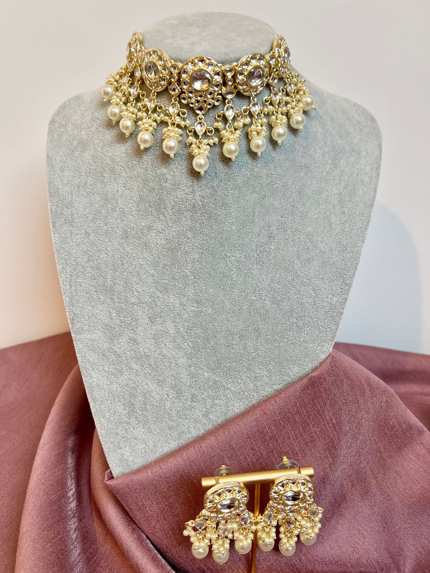 JASVIE - White kundan stoned pearl necklace in white gold N3198