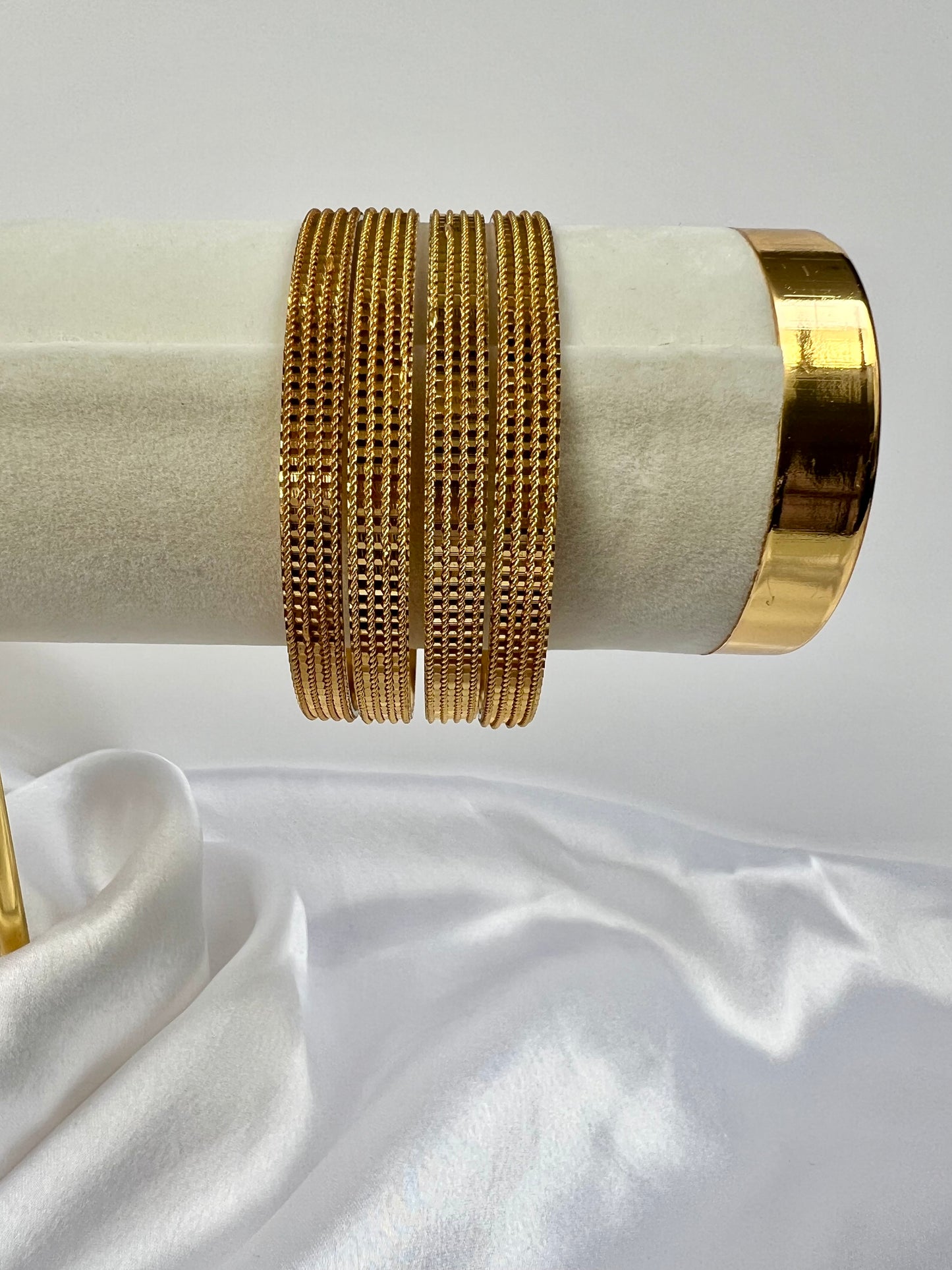 Plain golden bangle set of four B3021