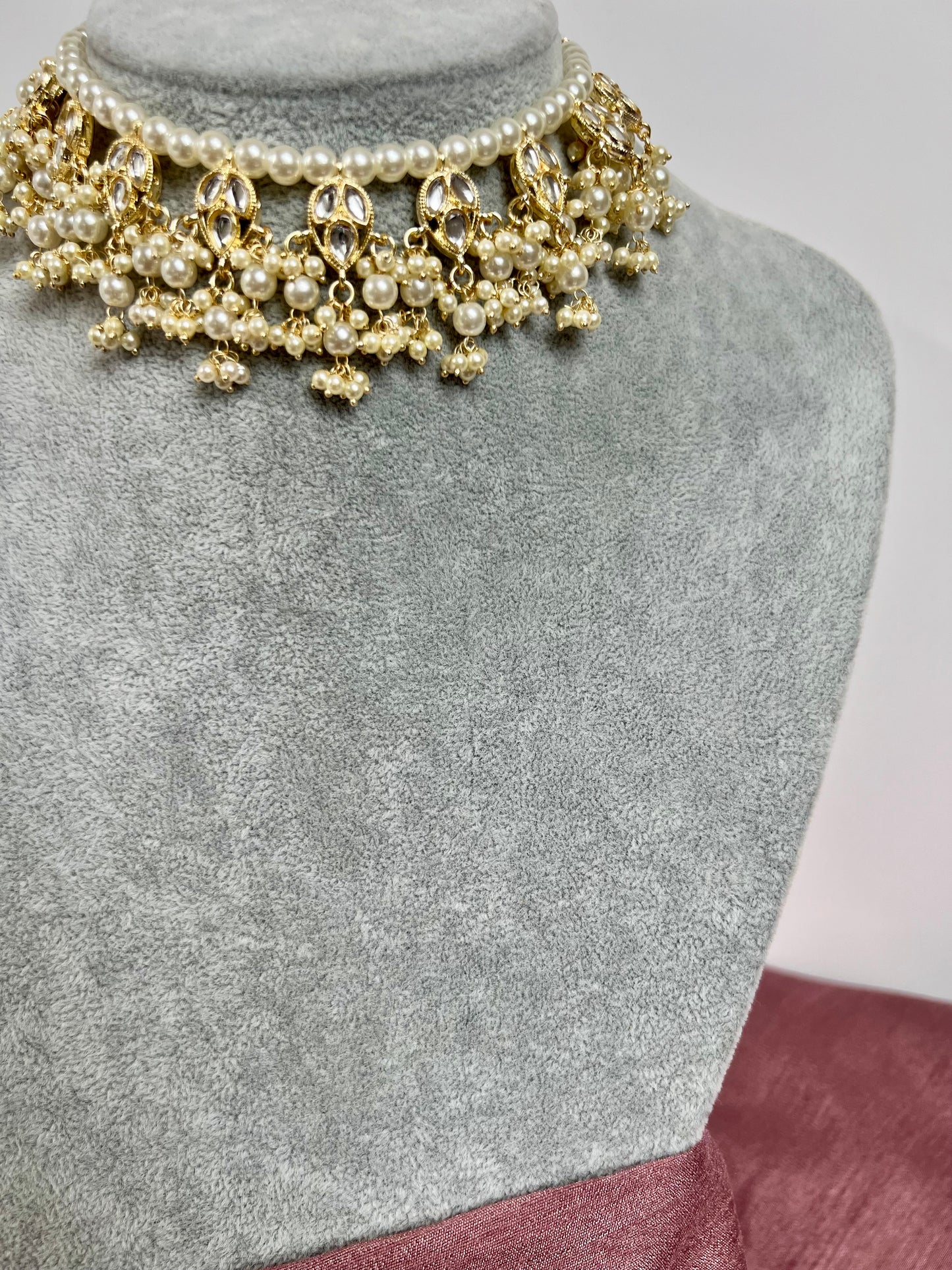 VAIRAVI - Kundan ivory pearl necklace set with matching earrings N3048