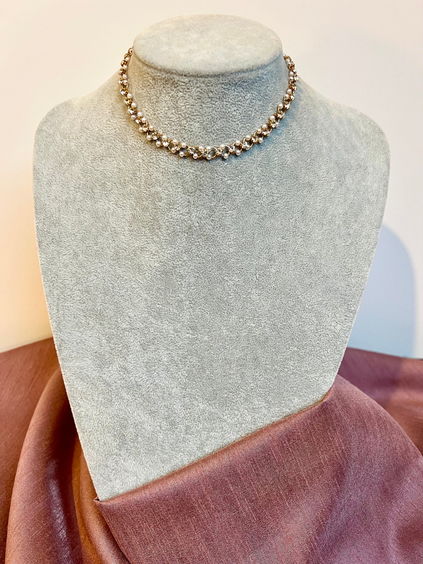 RUVINA - simple short chain pearl stone golden necklace N3236