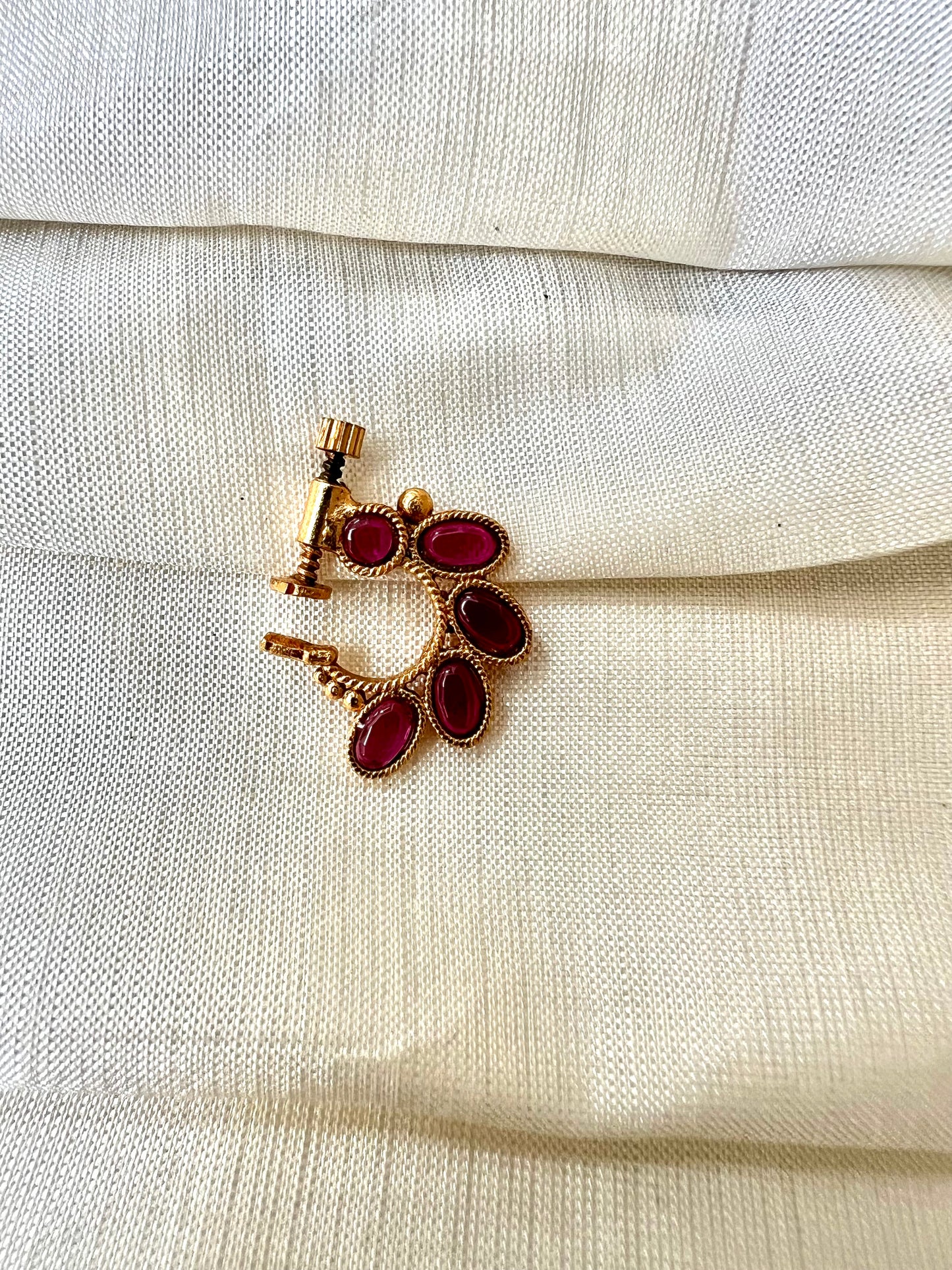 Antique ruby stoned nosering NR3014