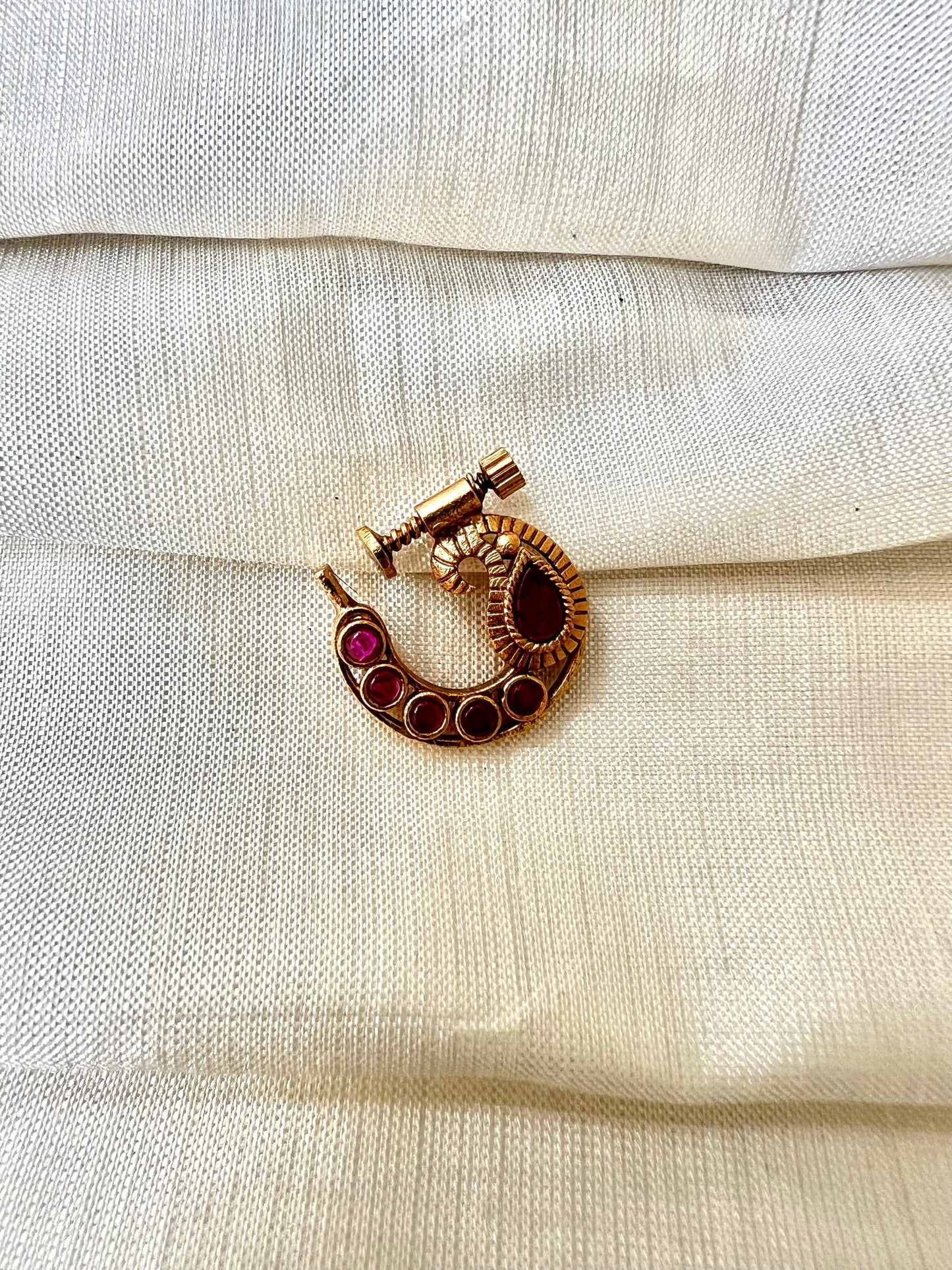 Antique ruby gold plated nosering NR3016