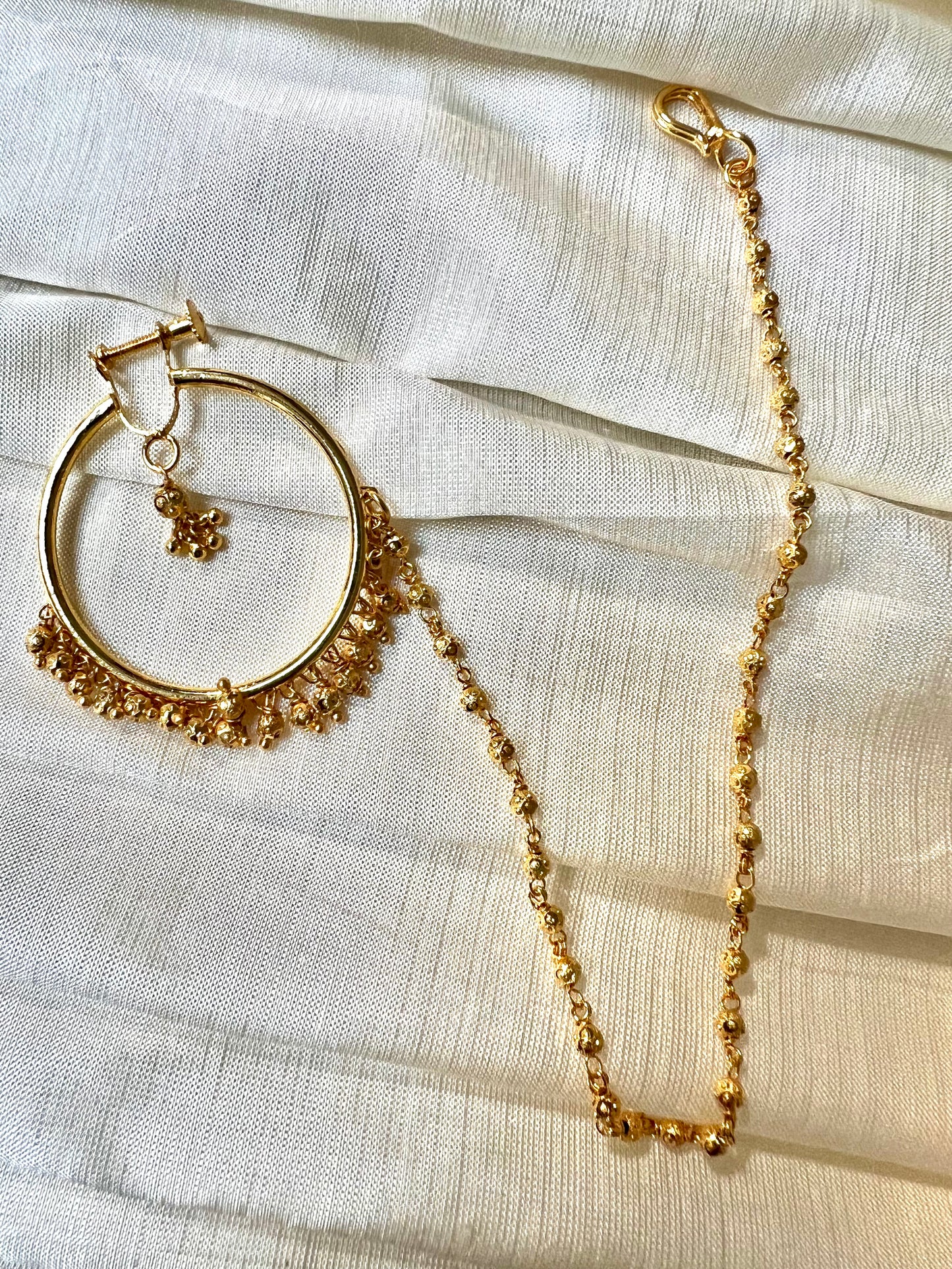 Antique gold plated large hooped nosering with chain NR3017