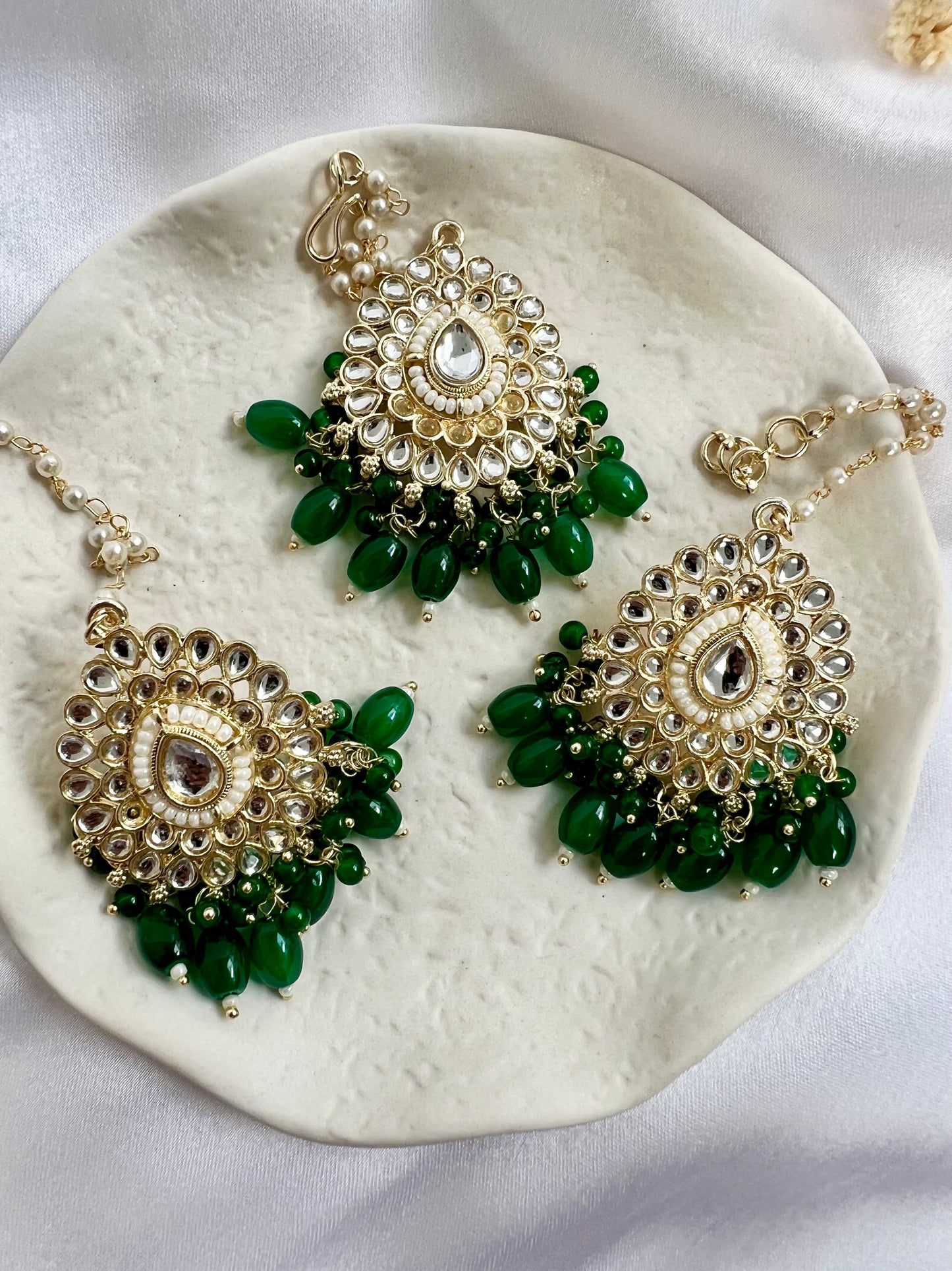 White stoned earring and tikka set in forest green ET3005