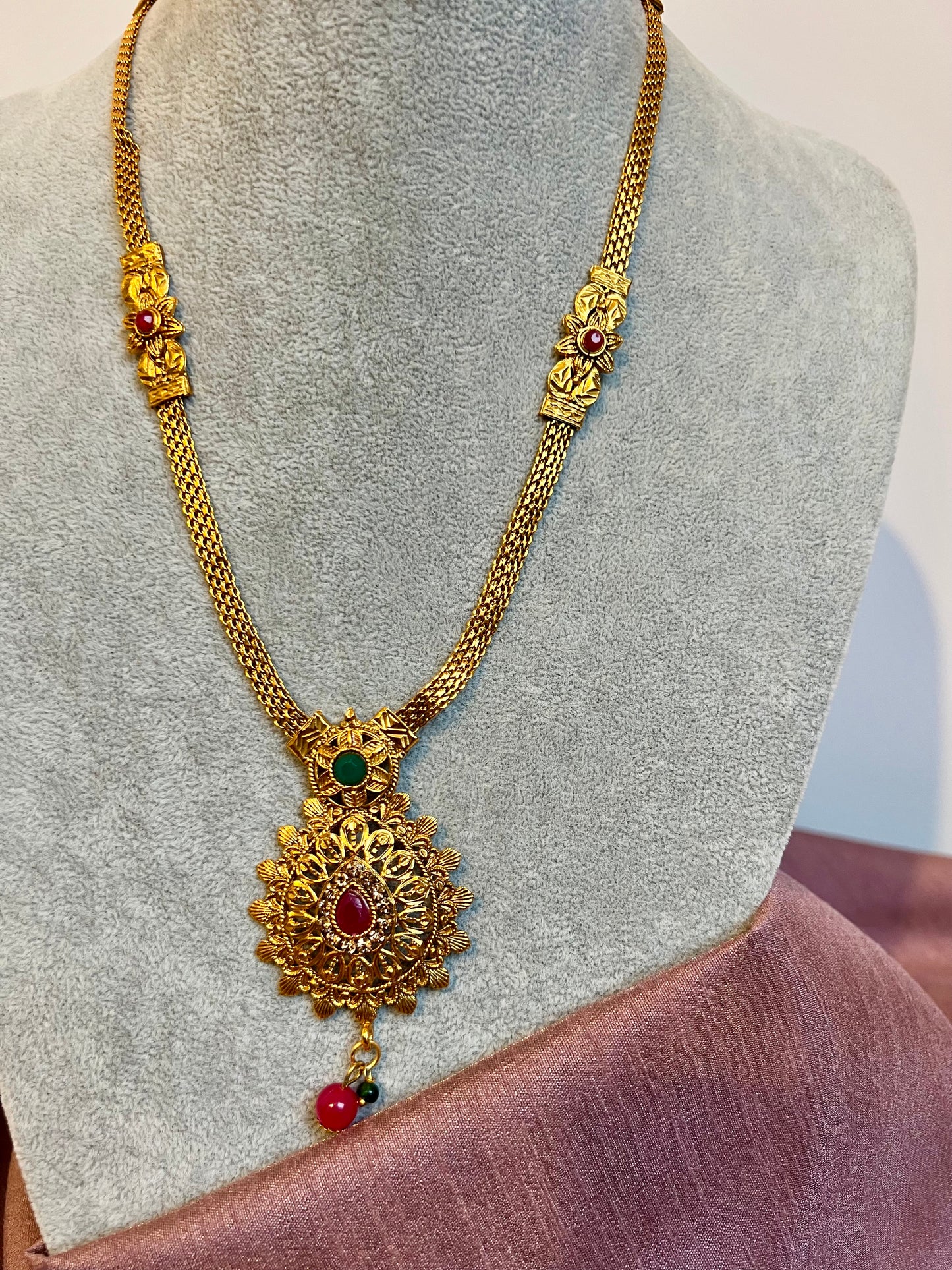 THAVEENA - long golden antique style necklace N3242