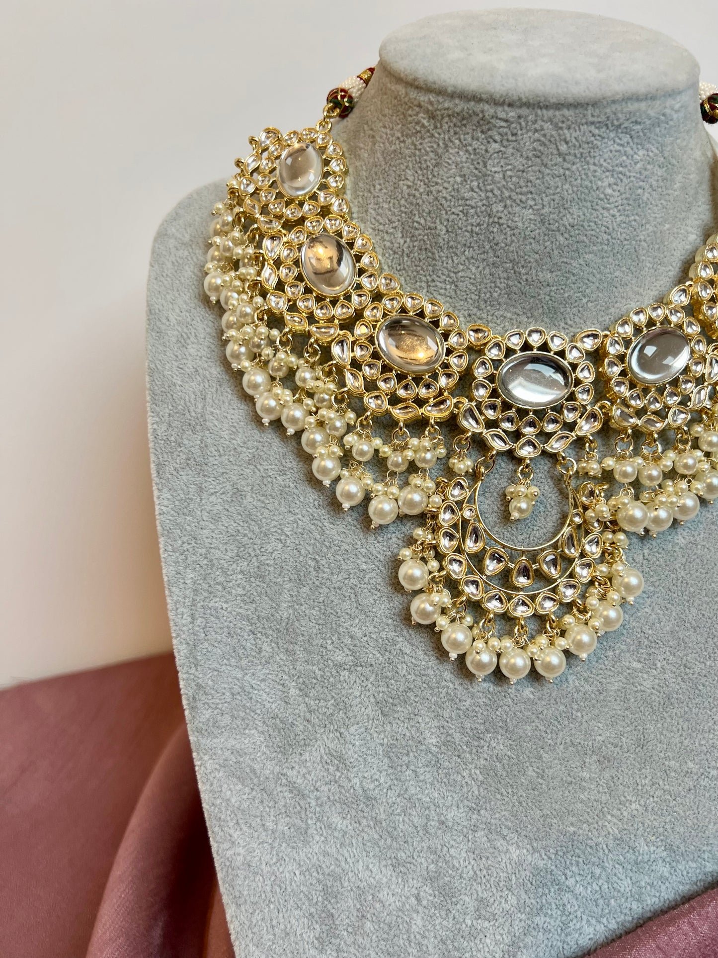 INISHA - White kundan pearl necklace with long flat earrings N3197