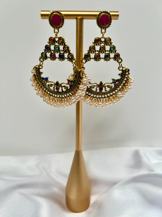 Multicoloured large flat earrings with pearls E3060