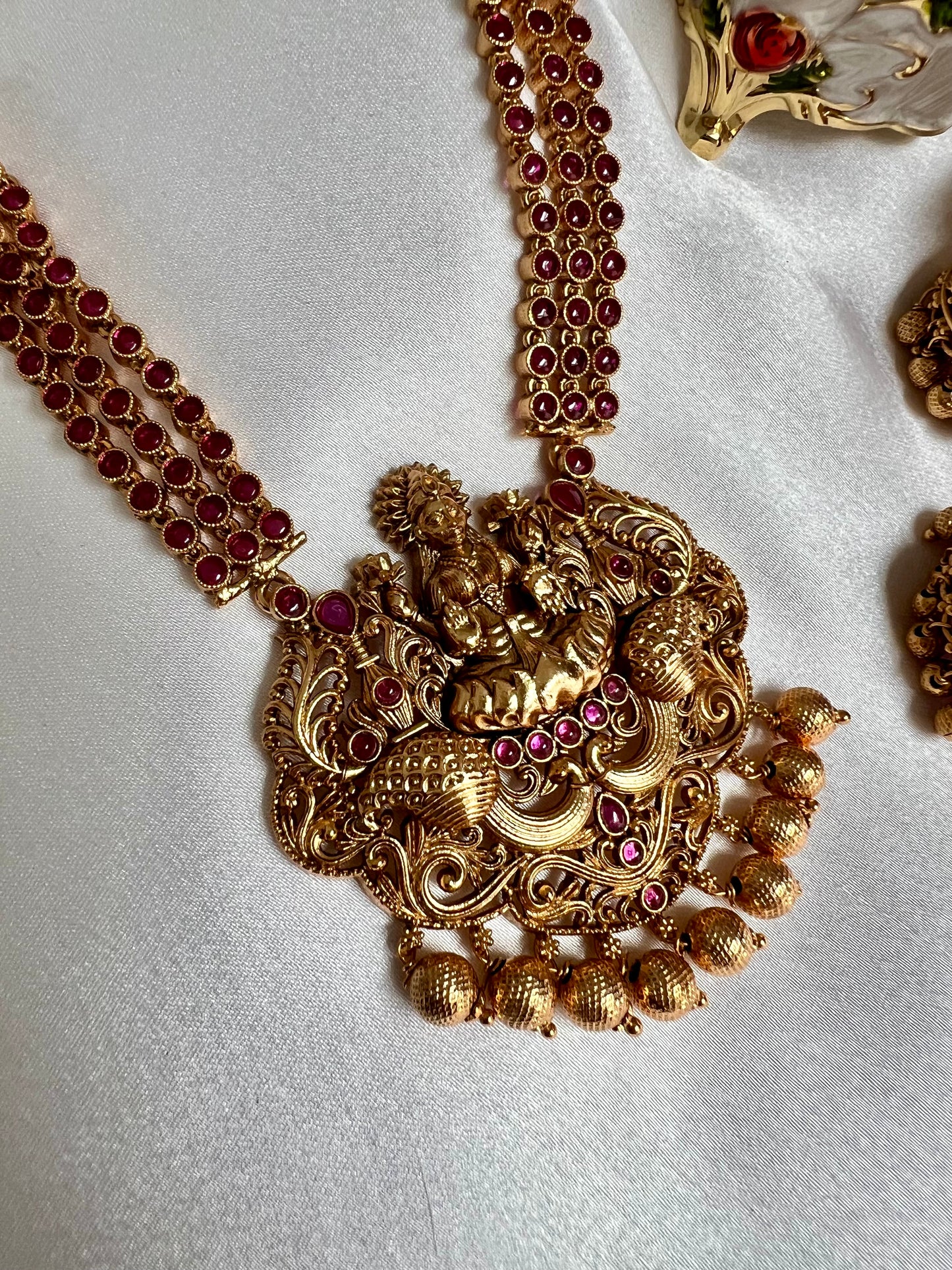 JASO - Antique temple Necklace in ruby with matching jhumkas N3054