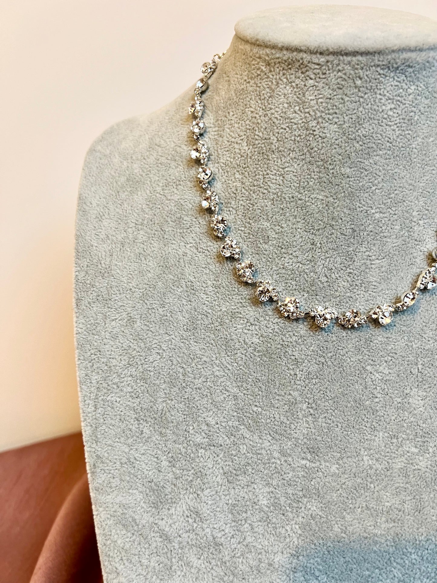 VINISHA - simple silver short chain necklace with earrings N3235