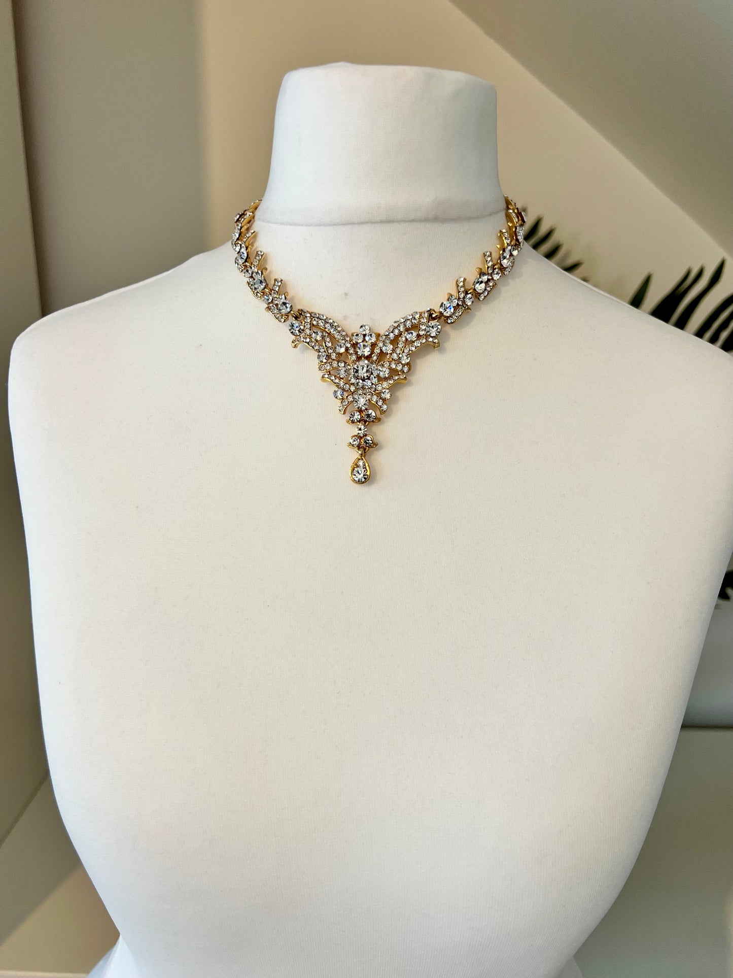 DARANYA - long antique style white stone necklace N3218