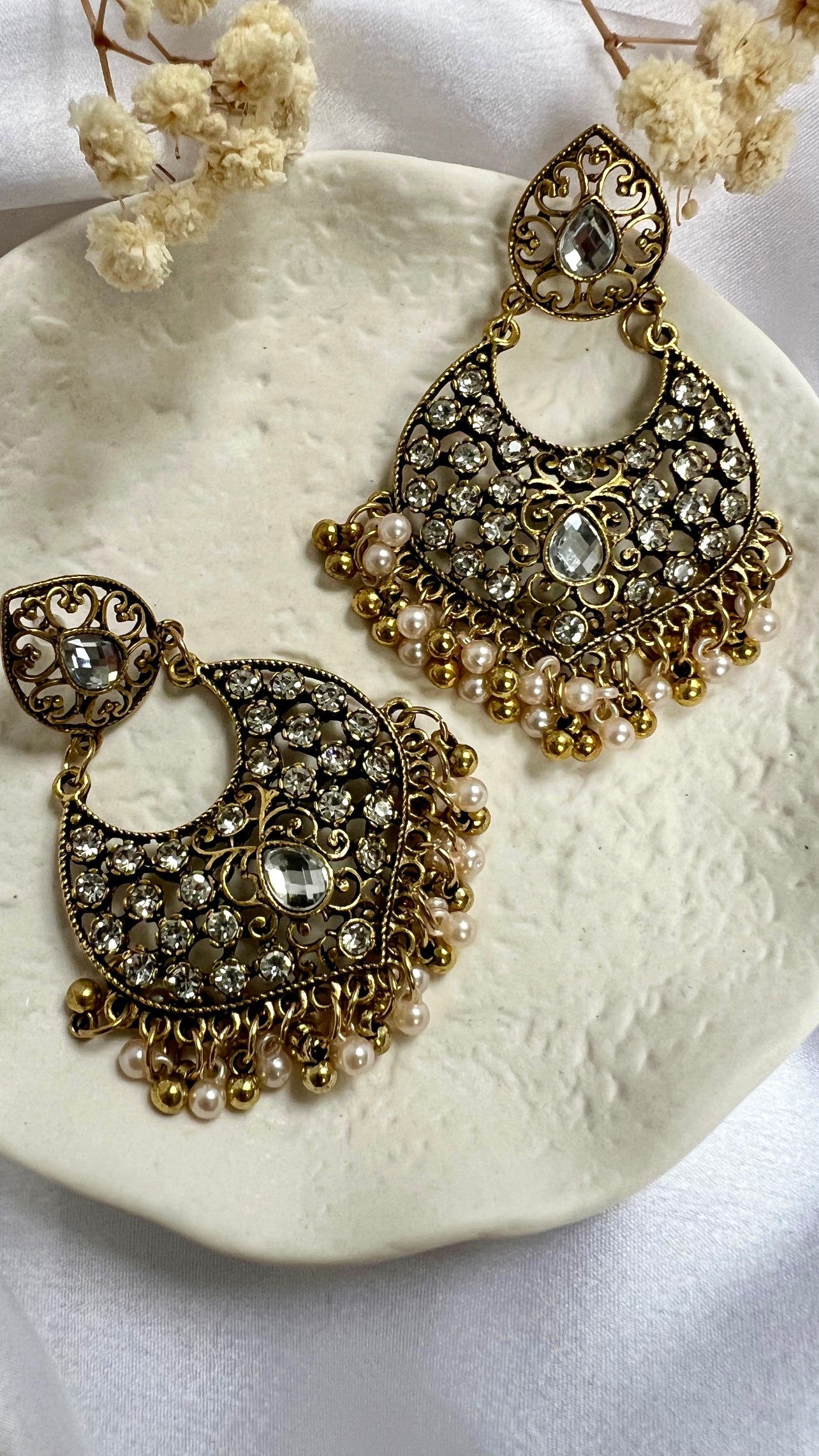 Antique golden white stoned flat earrings with  golden and white pearls E3059