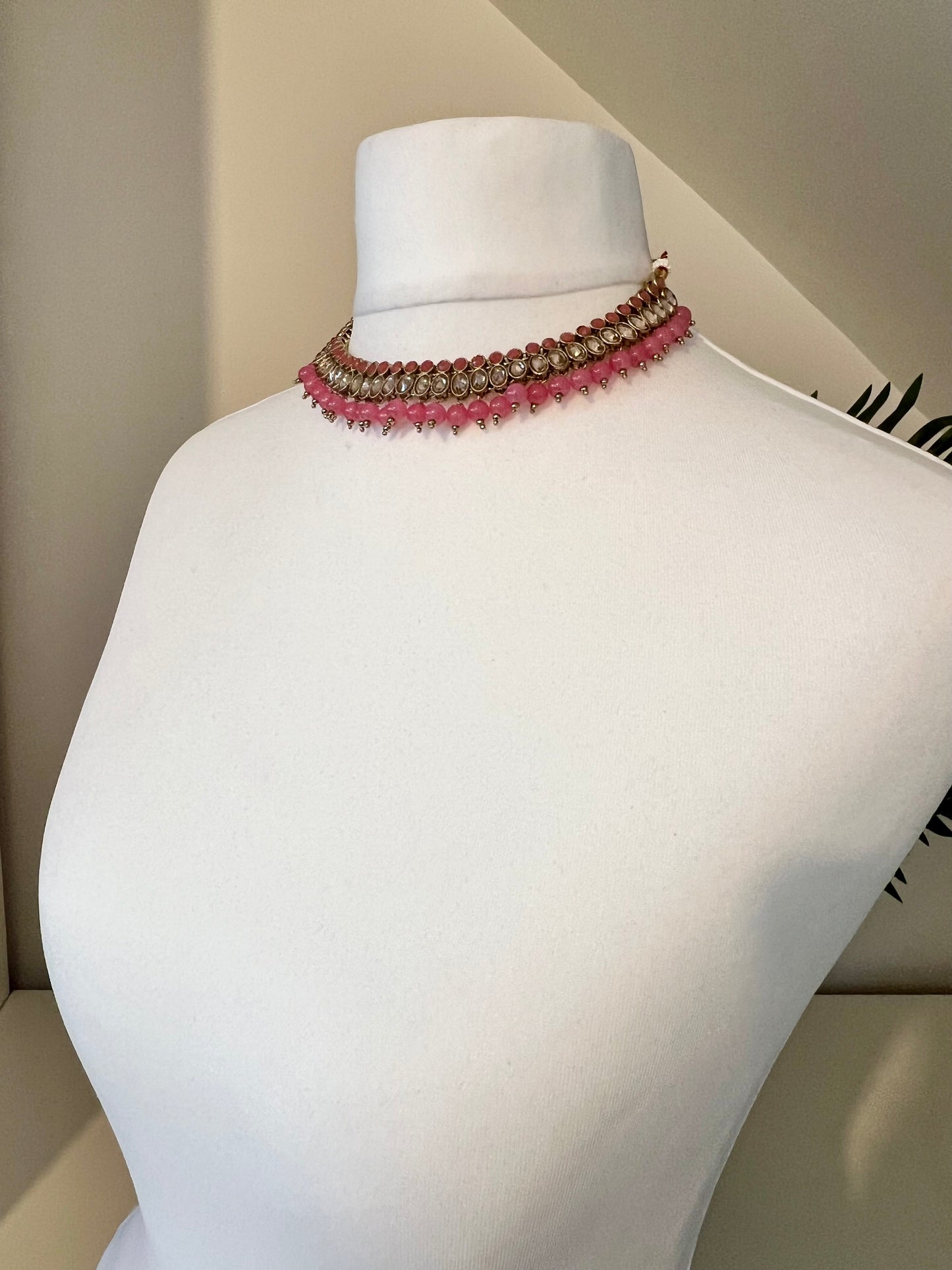 RAKSHITHA - Pink short mehndi plated necklace with matching earrings N3178