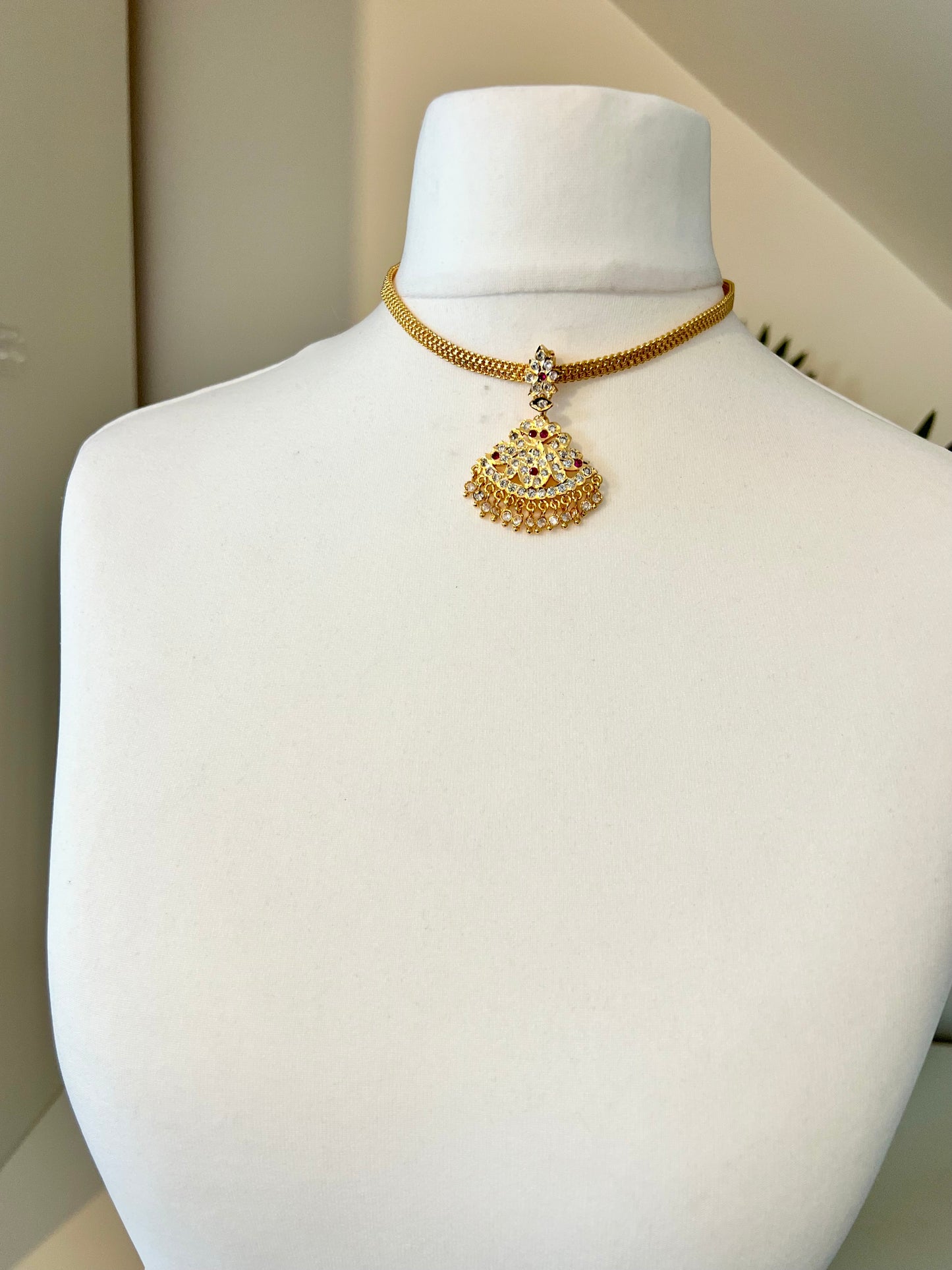 SAUNDRIA - Short impon ruby white stoned necklace N3214