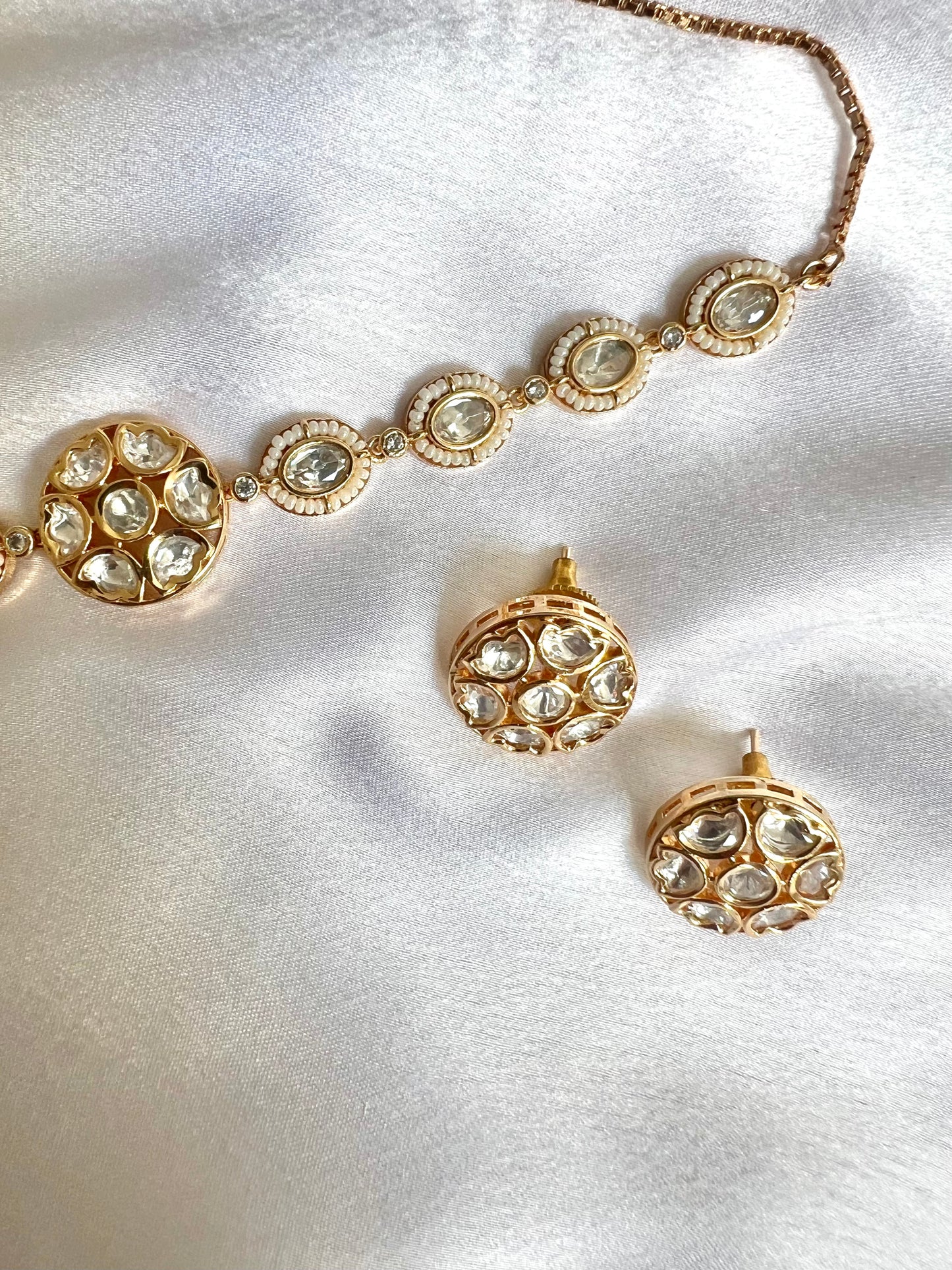 AGUSTA- Kundan classic necklace with gold plating N3279