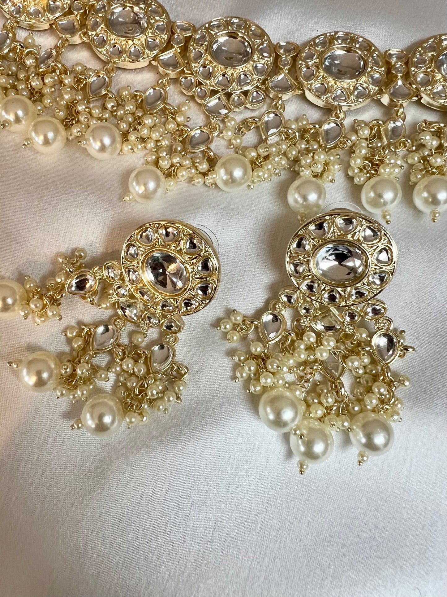 JASVIE - White kundan stoned pearl necklace in white gold N3198