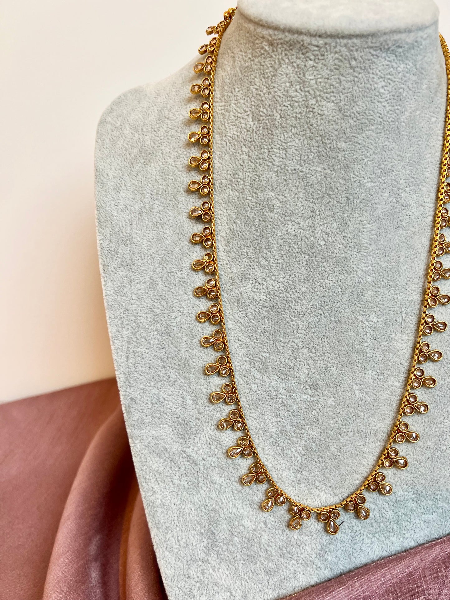 THANISHA - long kundan stone golden necklace with flat earrings N3211