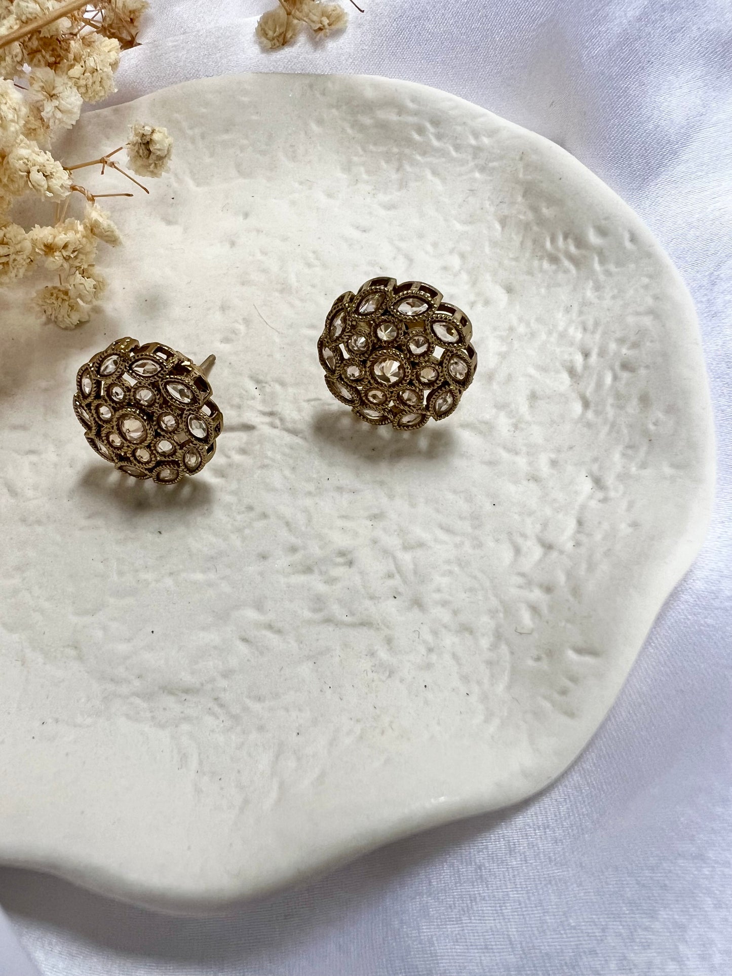 Mehndi plated round stud earrings E3025