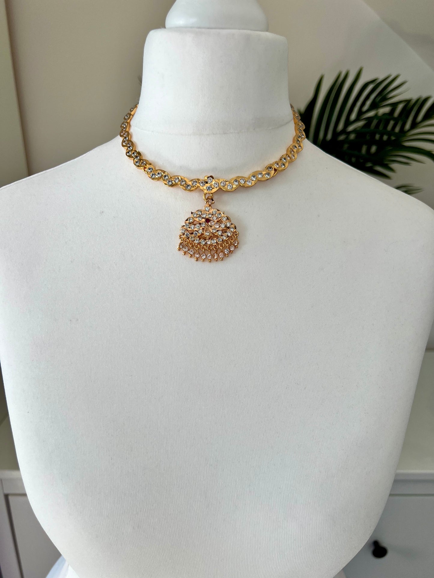 VANITHA- Simple traditional attigai with white stones N3094