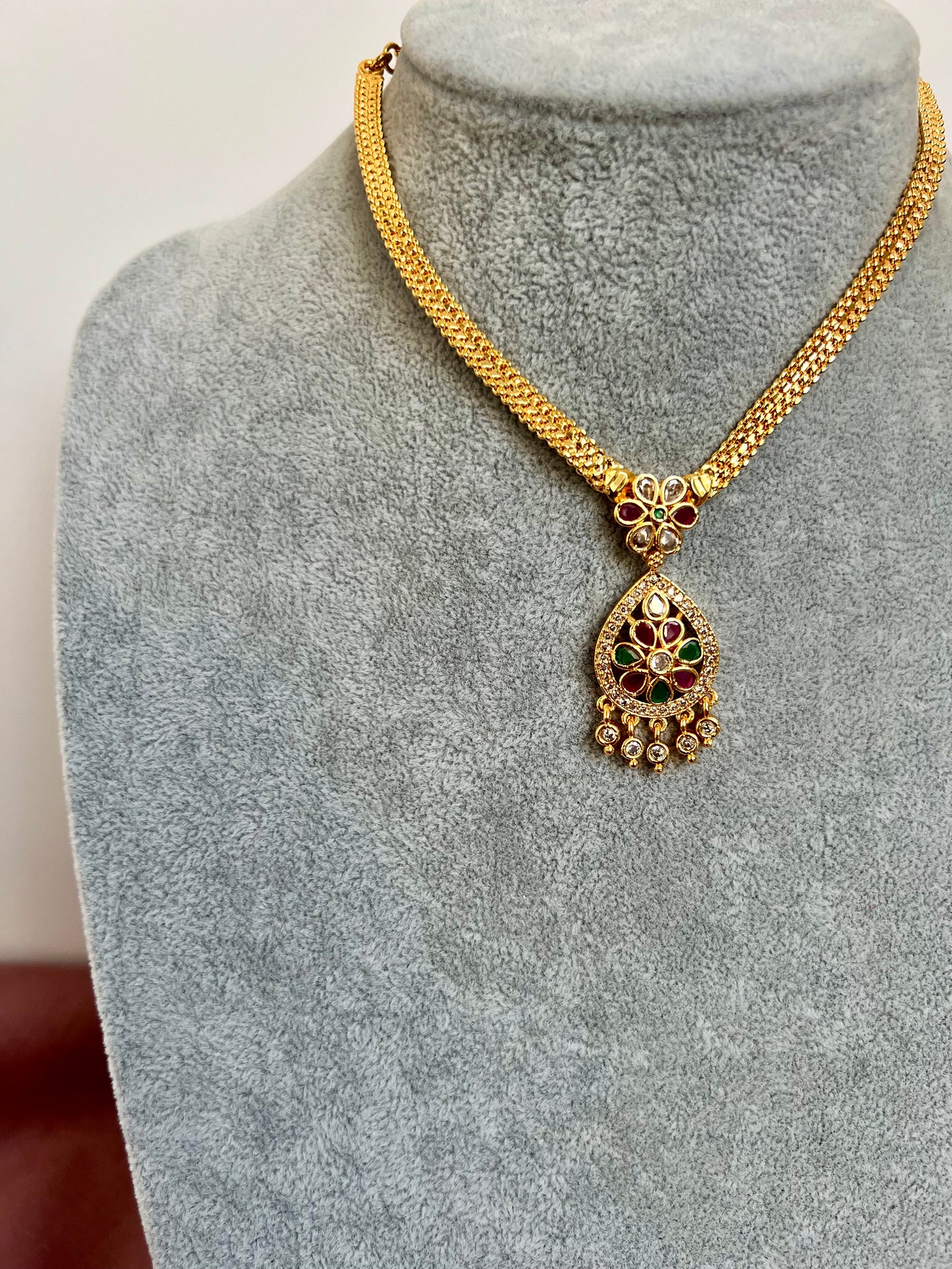 INDRANI- Short impon rubygreen necklace  N3147