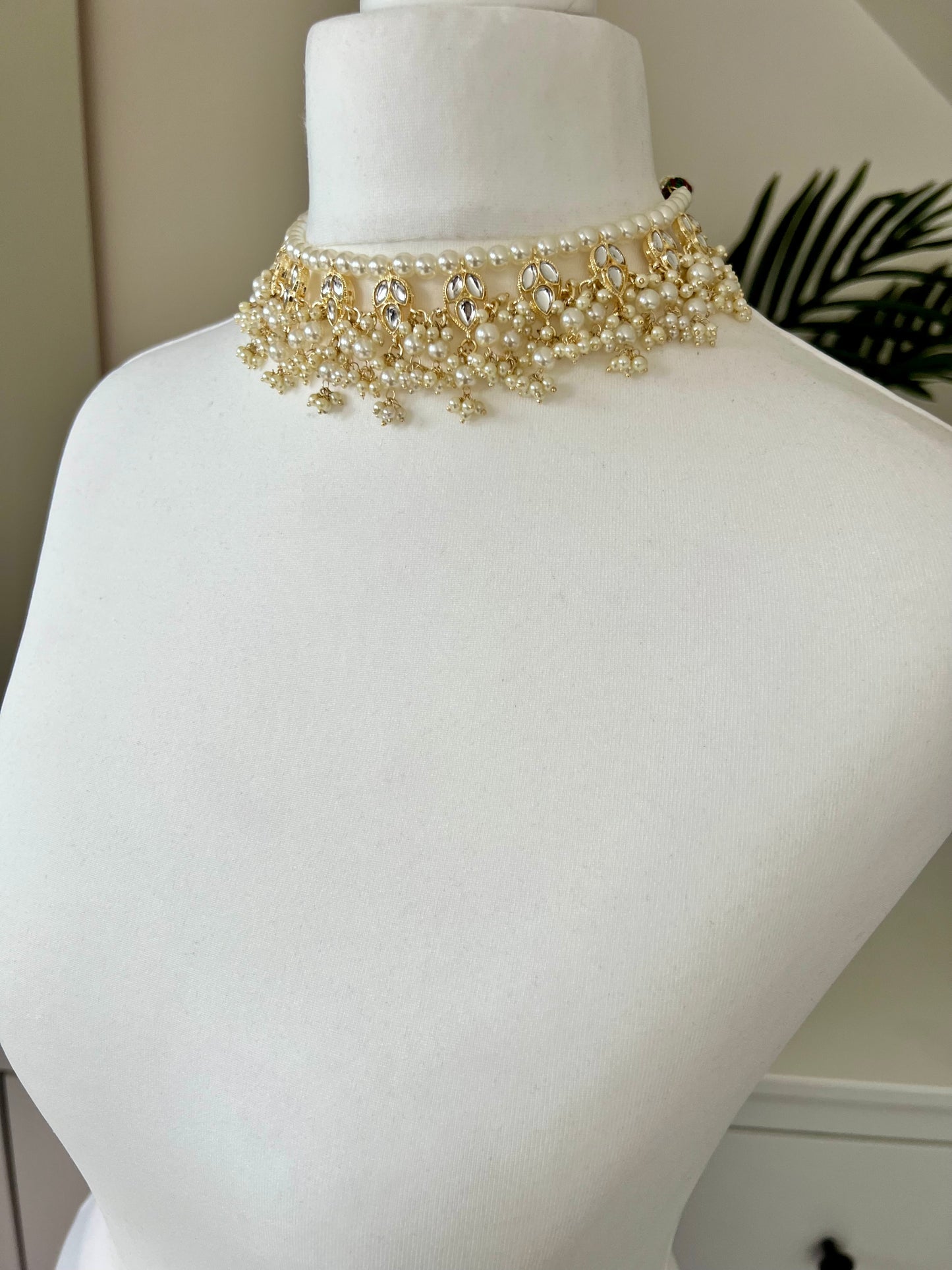 VAIRAVI - Kundan ivory pearl necklace set with matching earrings N3048