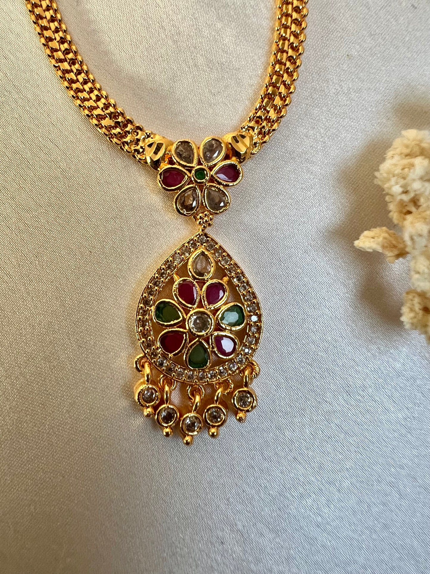 INDRANI- Short impon rubygreen necklace  N3147