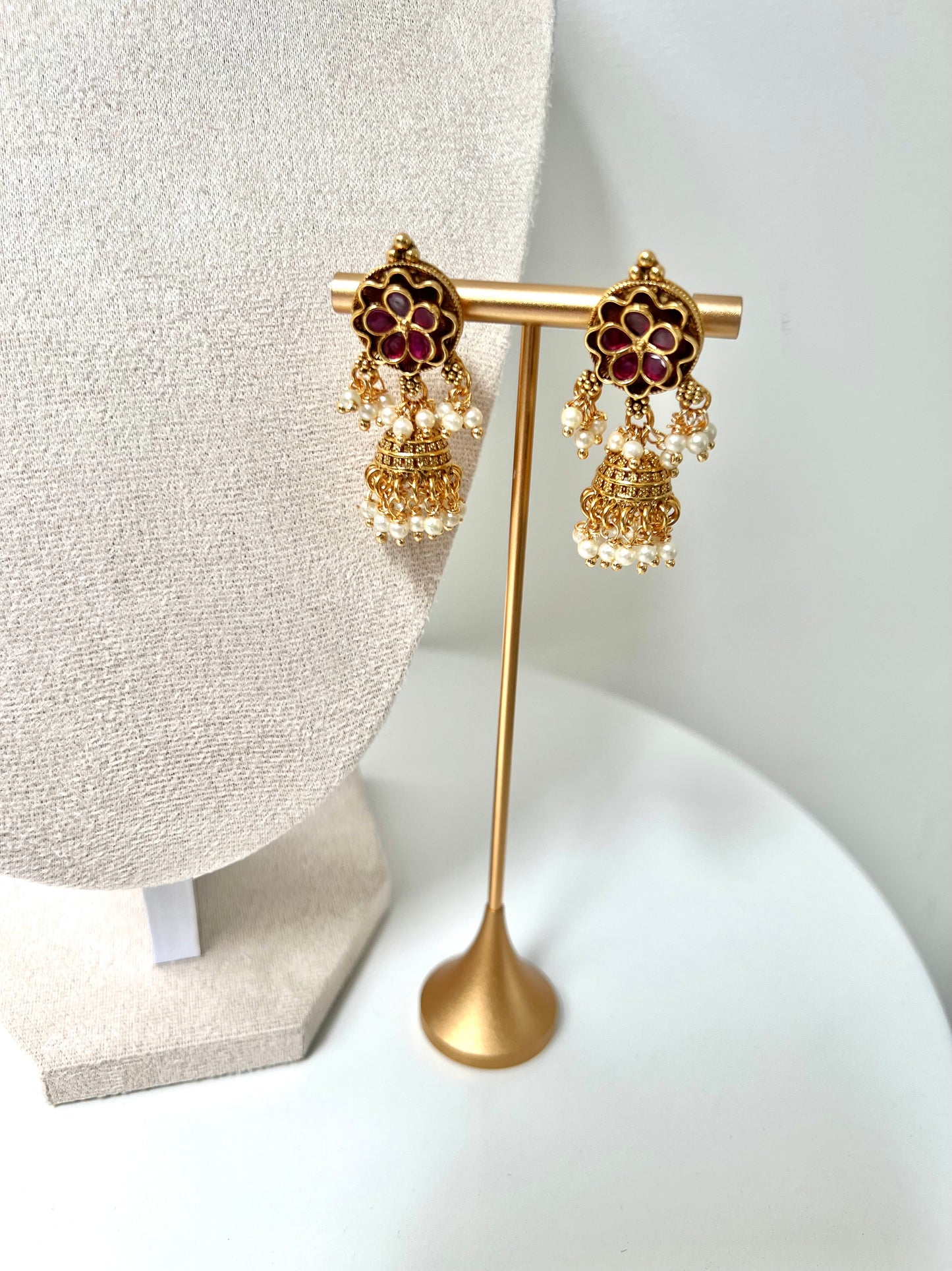 GEETA - Antique gold ruby and green pearl necklace with matching earrings N3253