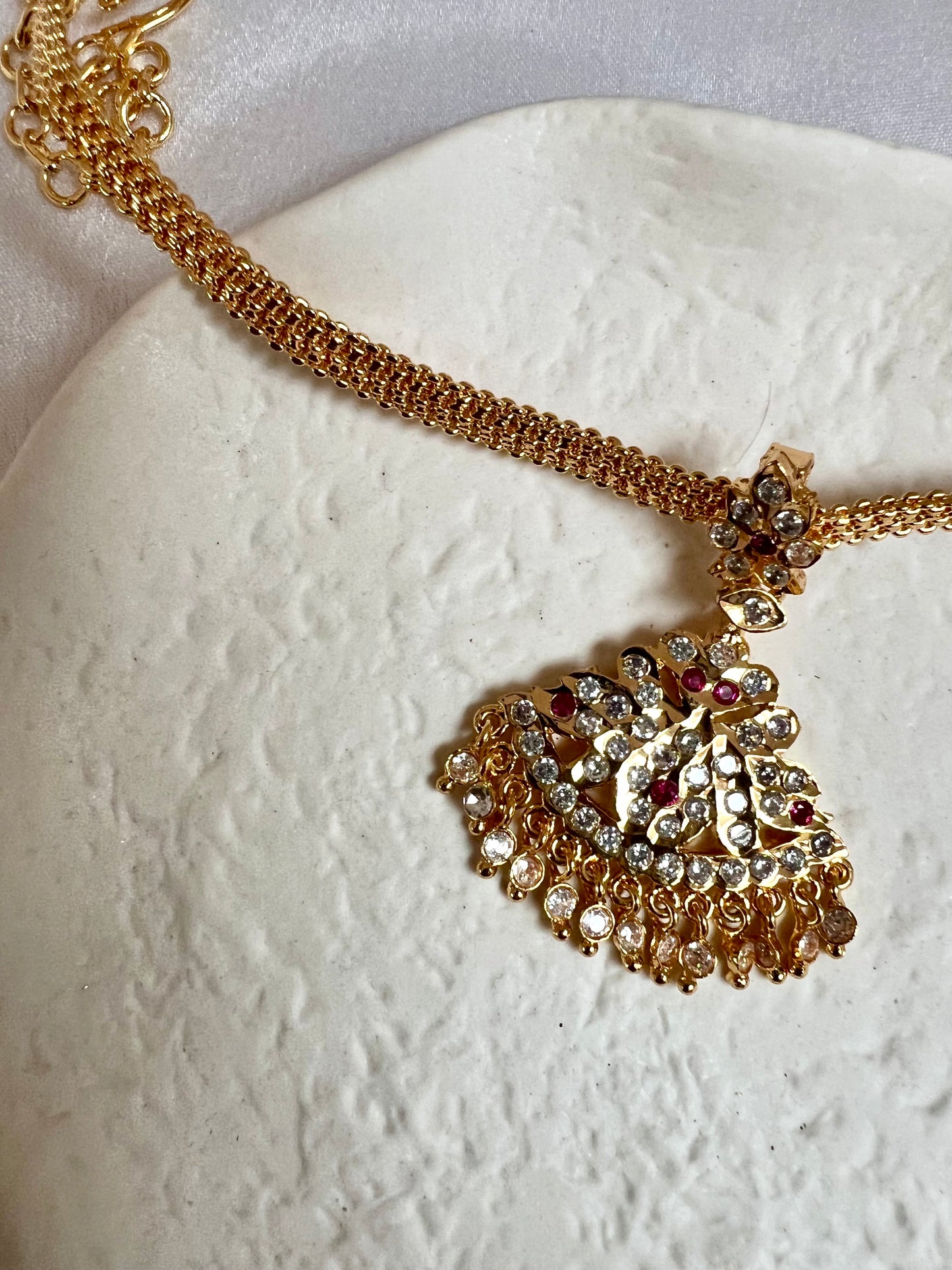 SAUNDRIA - Short impon ruby white stoned necklace N3214